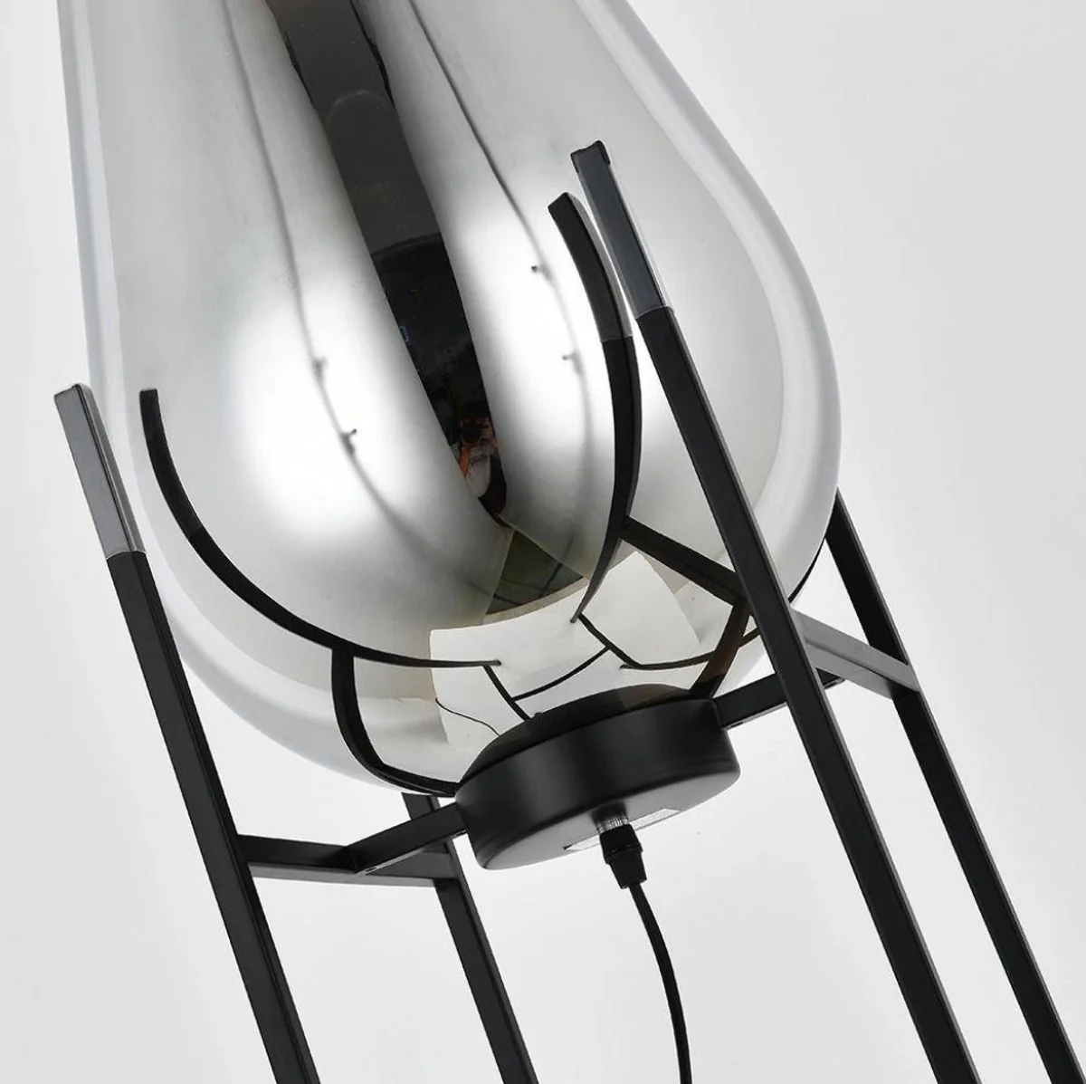 Casa Padrino lámpara de pie de lujo plata / negro 30 x 30 x A. 97 cm - Lámpara de pie de metal con pantalla de vidrio - Lámparas de pie de lujo - Lámparas de lujo - Interior de lujo