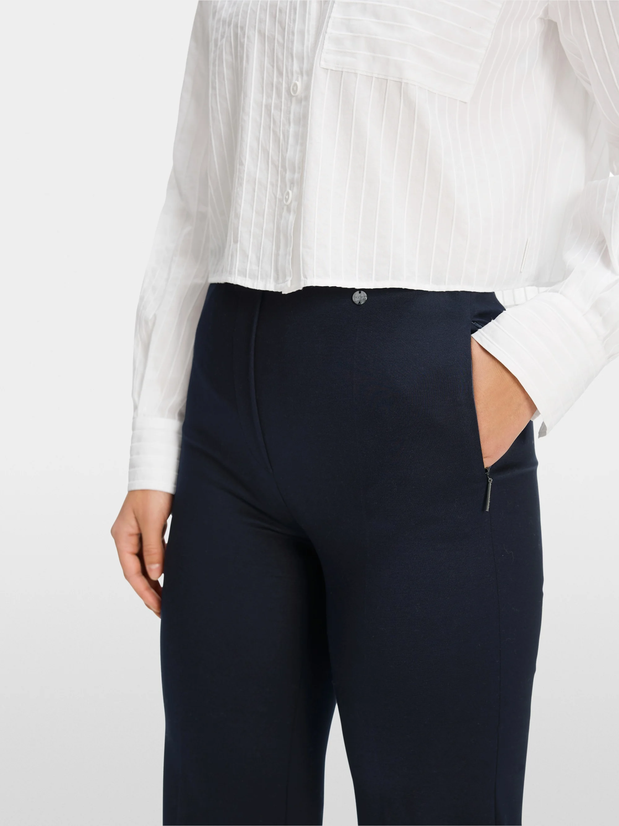 Marc-Cain Puddle pants model WINDER