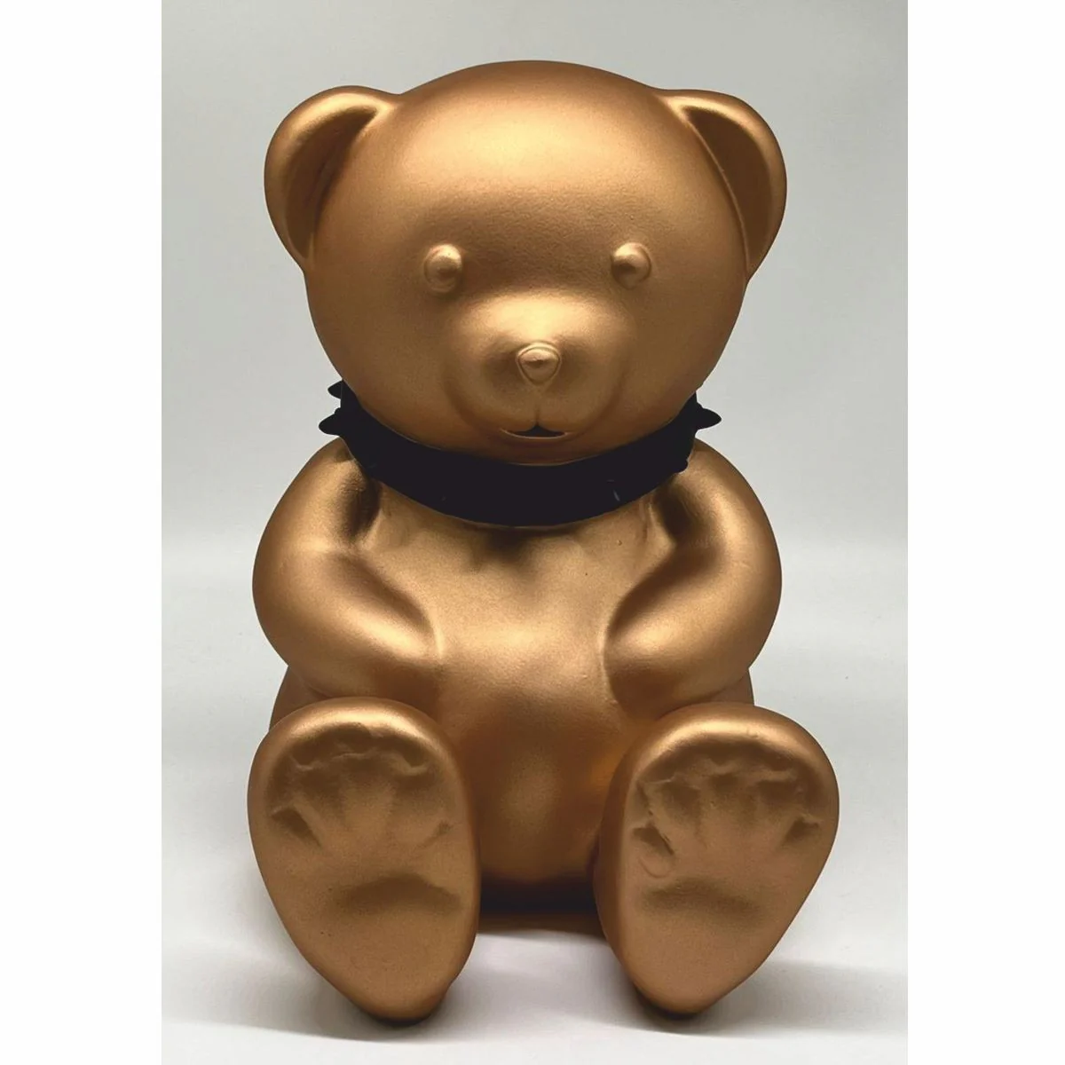 Casa Padrino figura decorativa oso de peluche con collar oro / negro A. 31 cm - Escultura decorativa