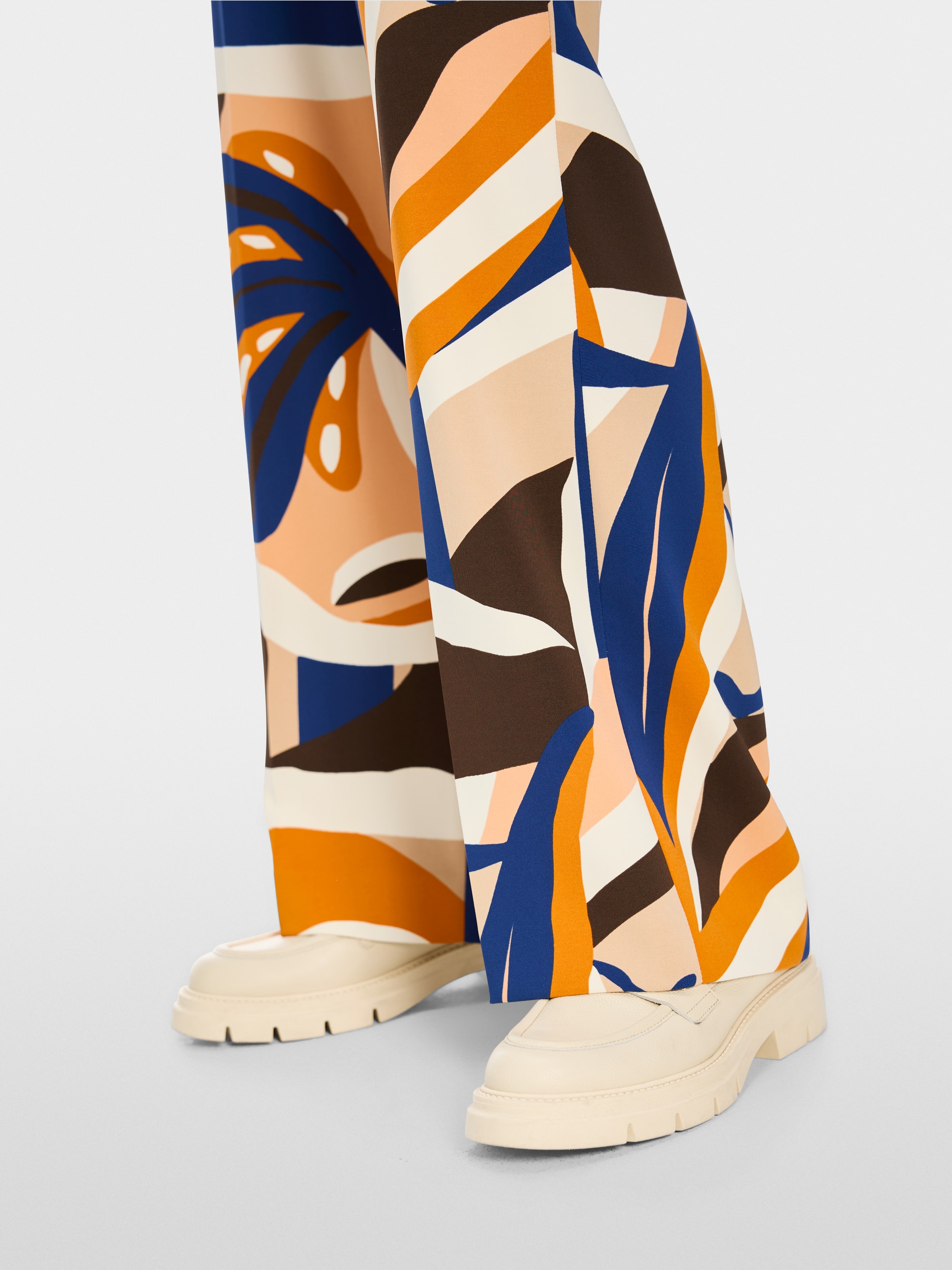 Marc-Cain WUKARI trousers in arty design