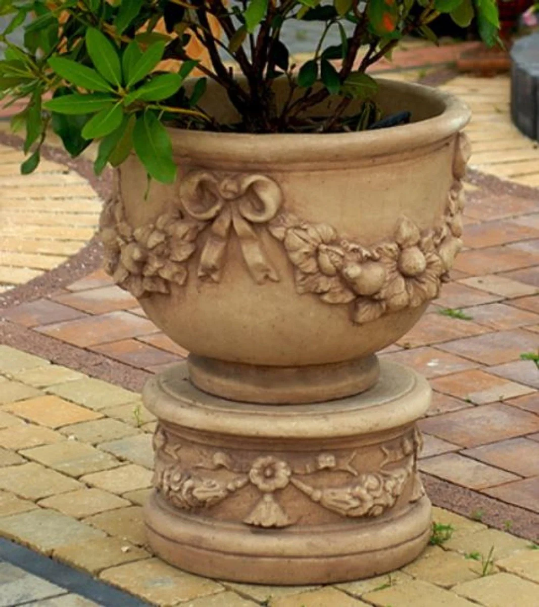 Casa Padrino maceta barroco con pedestal beige Ø 47 x A. 79 cm - Magnífico macetero con pedestal redonda de estilo barroco - Accesorios de decoración de jardín barroco