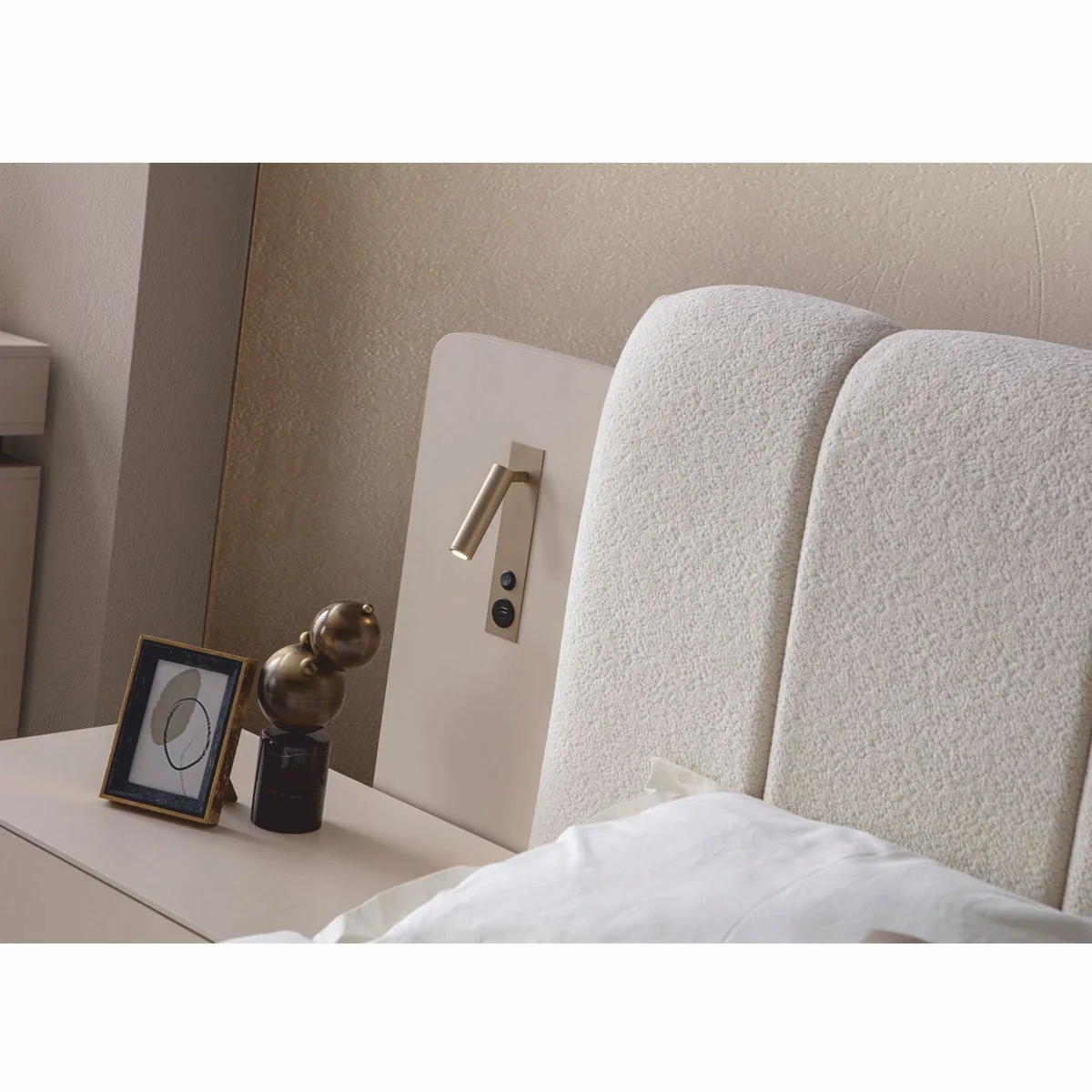 Casa Padrino conjunto de dormitorio de lujo blanco / gris - 1 Cama doble y 2 mesitas de noche