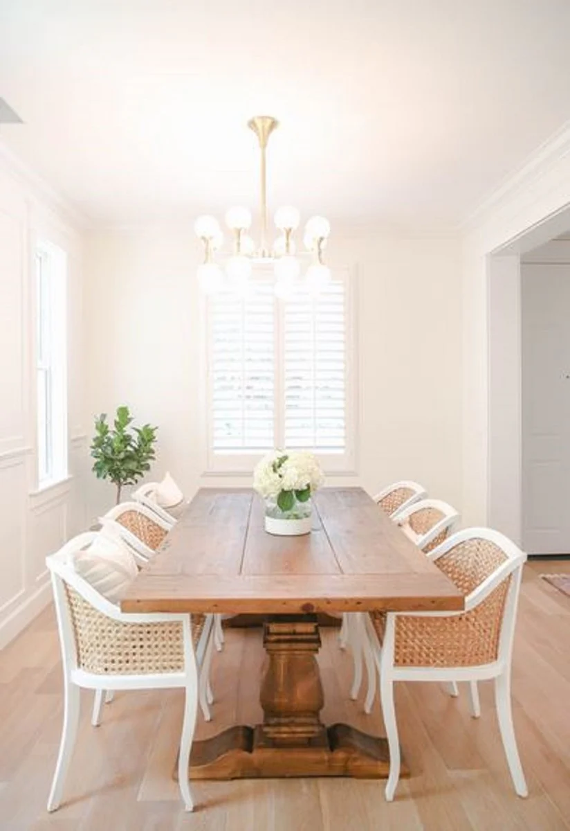 Casa Padrino Araña LED de Lujo Latón Antiguo / Blanco Ø 68,6 x H. 34,3 cm - Araña con Pantallas de Vidrio Esférico - Calidad de Lujo