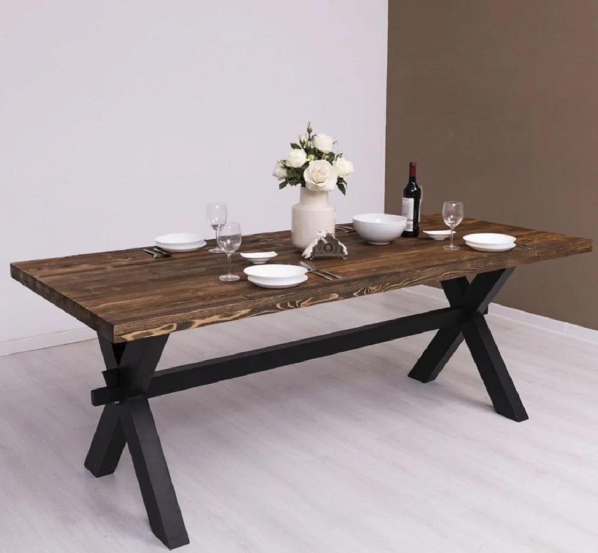 Casa Padrino mesa de comedor de estilo campestre marr¨®n oscuro / negro 210 x 90 x A. 78 cm - Mesa de cocina de madera maciza - Muebles de comedor de estilo campestre