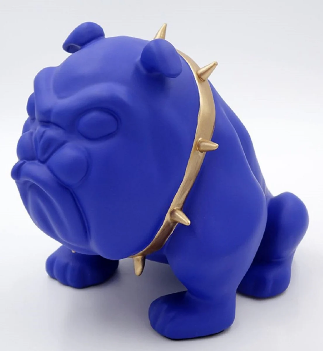 Casa Padrino figura decorativa de lujo perro bulldog con collar azul / oro A. 55 cm - Escultura decorativa de resina - Decoraci¨®n sal¨®n - Figura animal decorativa de lujo
