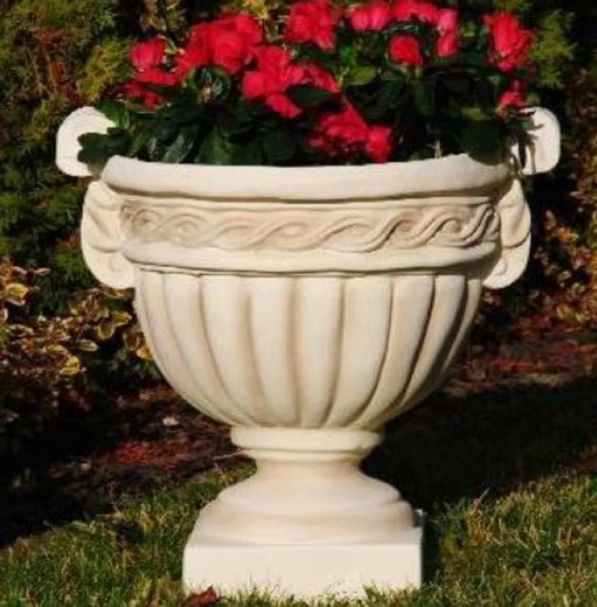 Casa Padrino maceta decorativo de jard¨ªn barroco arena 44 x A. 44 cm - Magn¨ªfica maceta de estilo barroco - Decoraci¨®n barroco de jard¨ªn - Decoraci¨®n barroco de terraza - Accesorios barroco