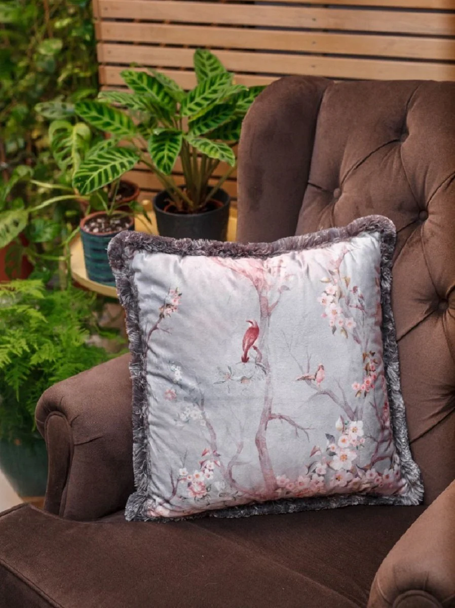 Casa Padrino almohada decorativa de lujo pájaros en el bosque gris claro / multicolor 45 x 45 cm - Almohada de terciopelo estampada con flecos - Accesorios de decoración para salón