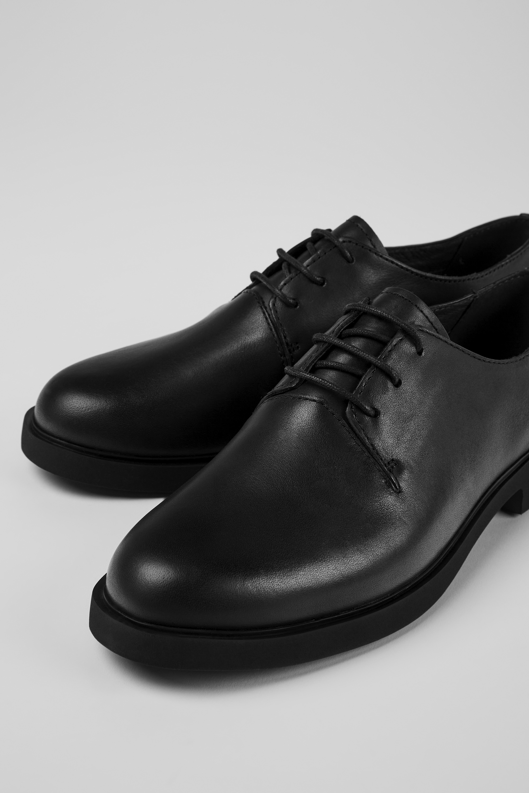 Iman - Women's black lace-up shoe