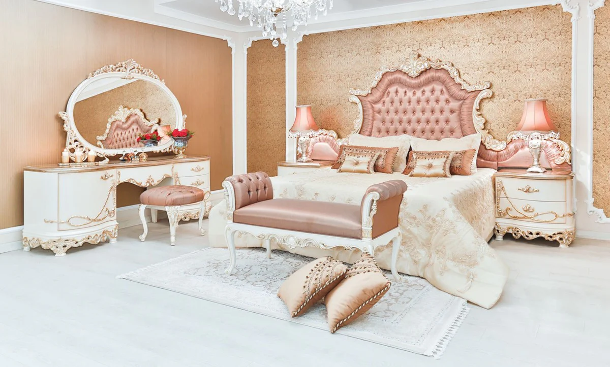 Casa Padrino conjunto de dormitorio barroco de lujo rosa / blanco / crema / cobre - 1 Cama Doble con Cabecero y 2 Mesitas de Noche y 1 Banco - Muebles de dormitorio barrocos - Noble & Magnífica