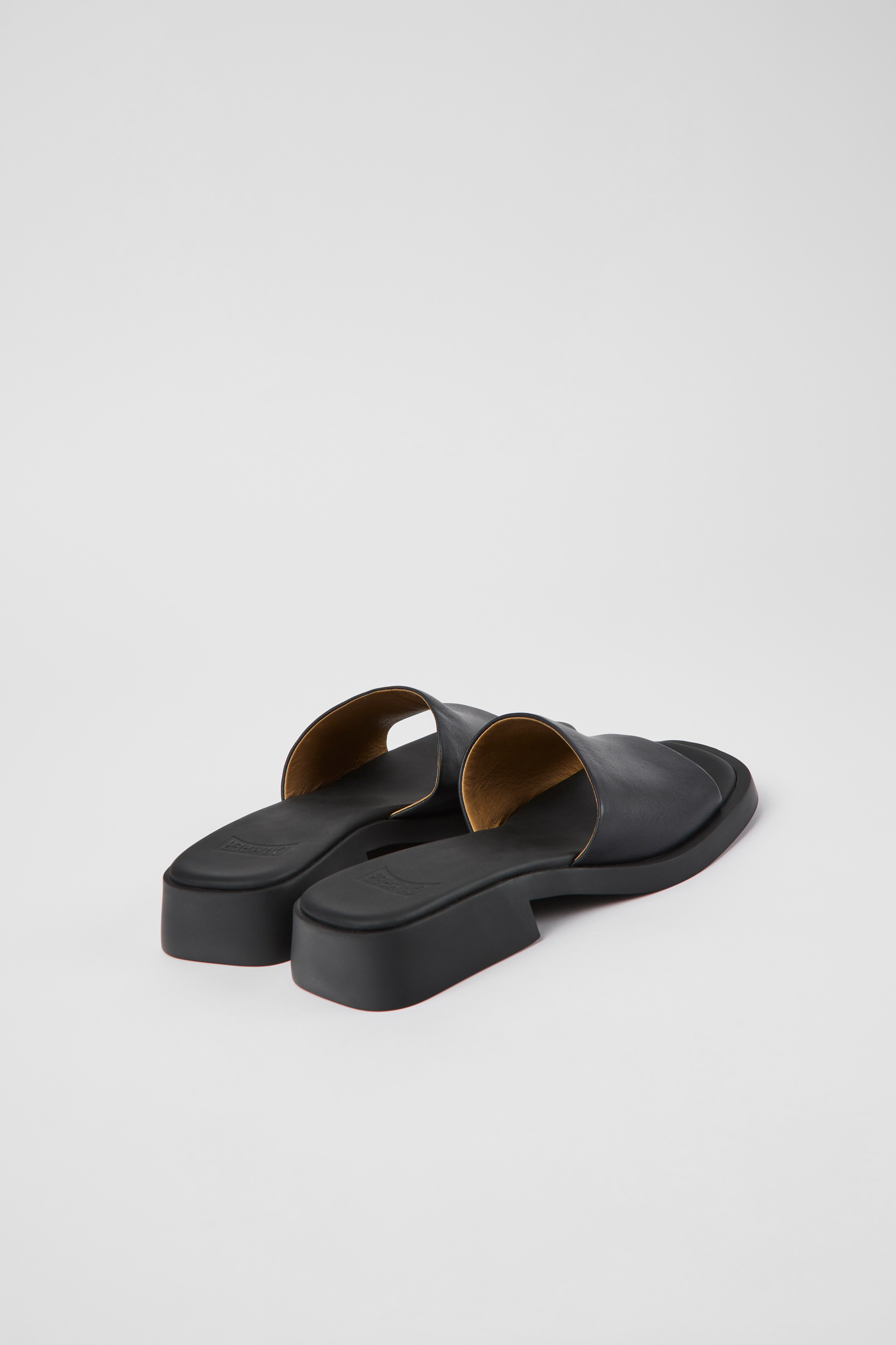 Dana - Black leather sandals for women