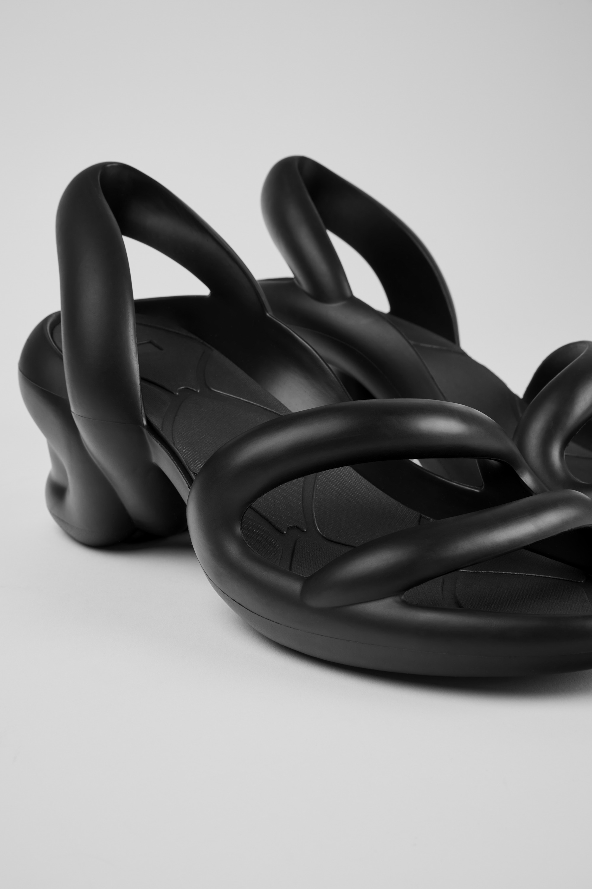 Kobarah - Black unisex sandals