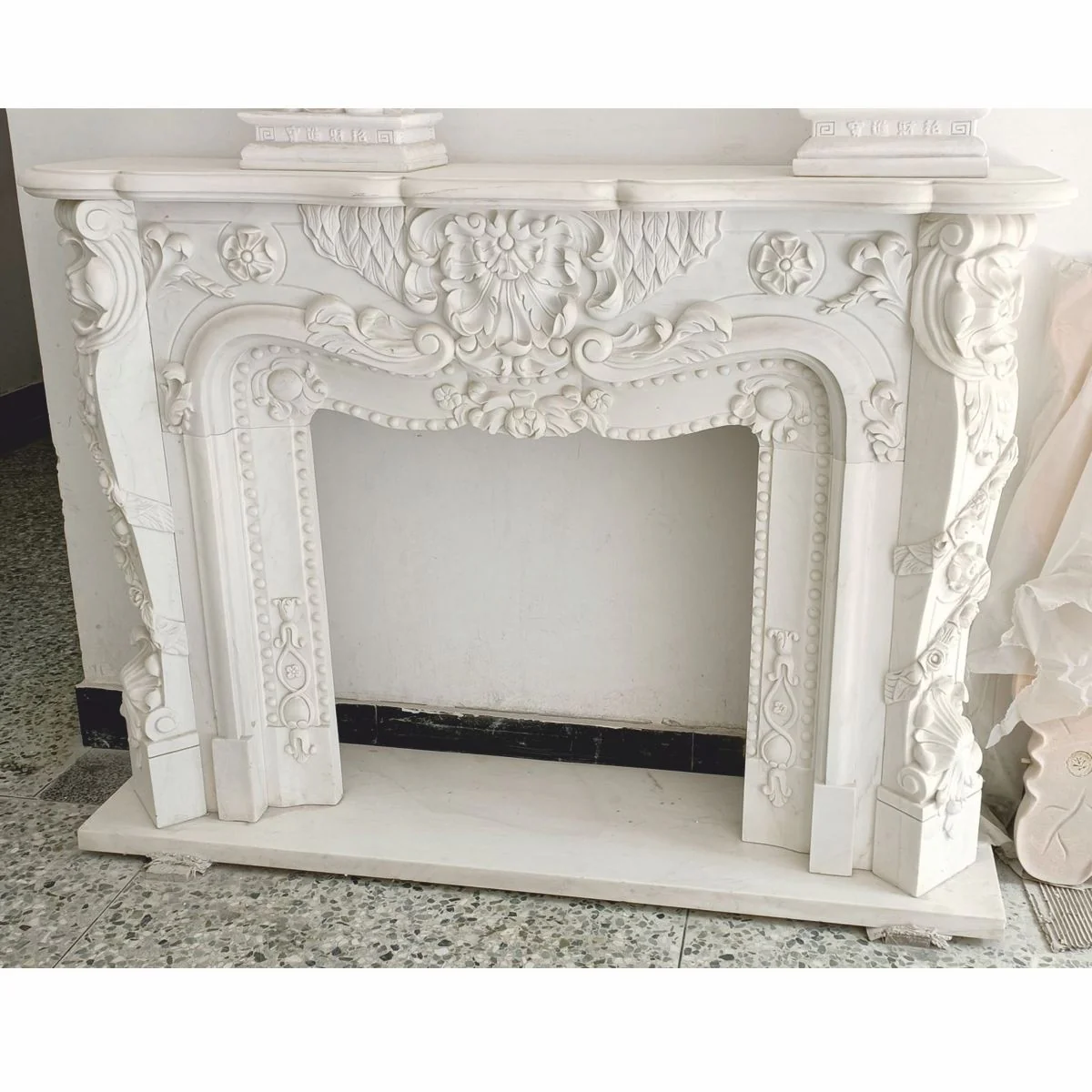 Casa Padrino marco de chimenea de m¨¢rmol barroco de lujo blanco 150 x A. 110 cm - Muebles barrocos