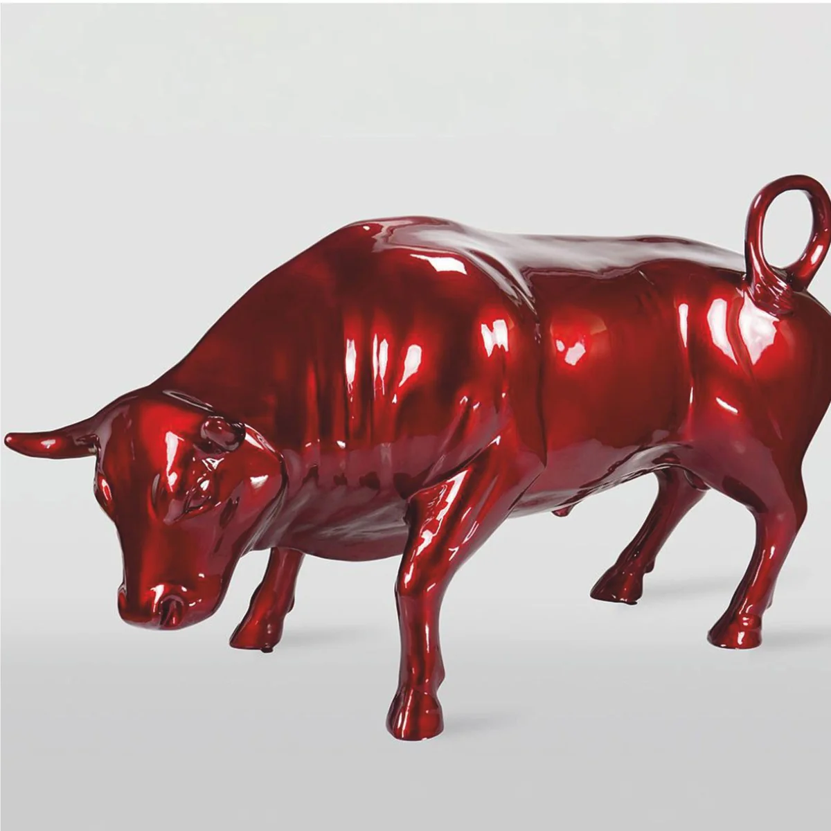 Casa Padrino escultura decorativa XXL toro rojo metalizado 235 cm - Figura de jard¨ªn