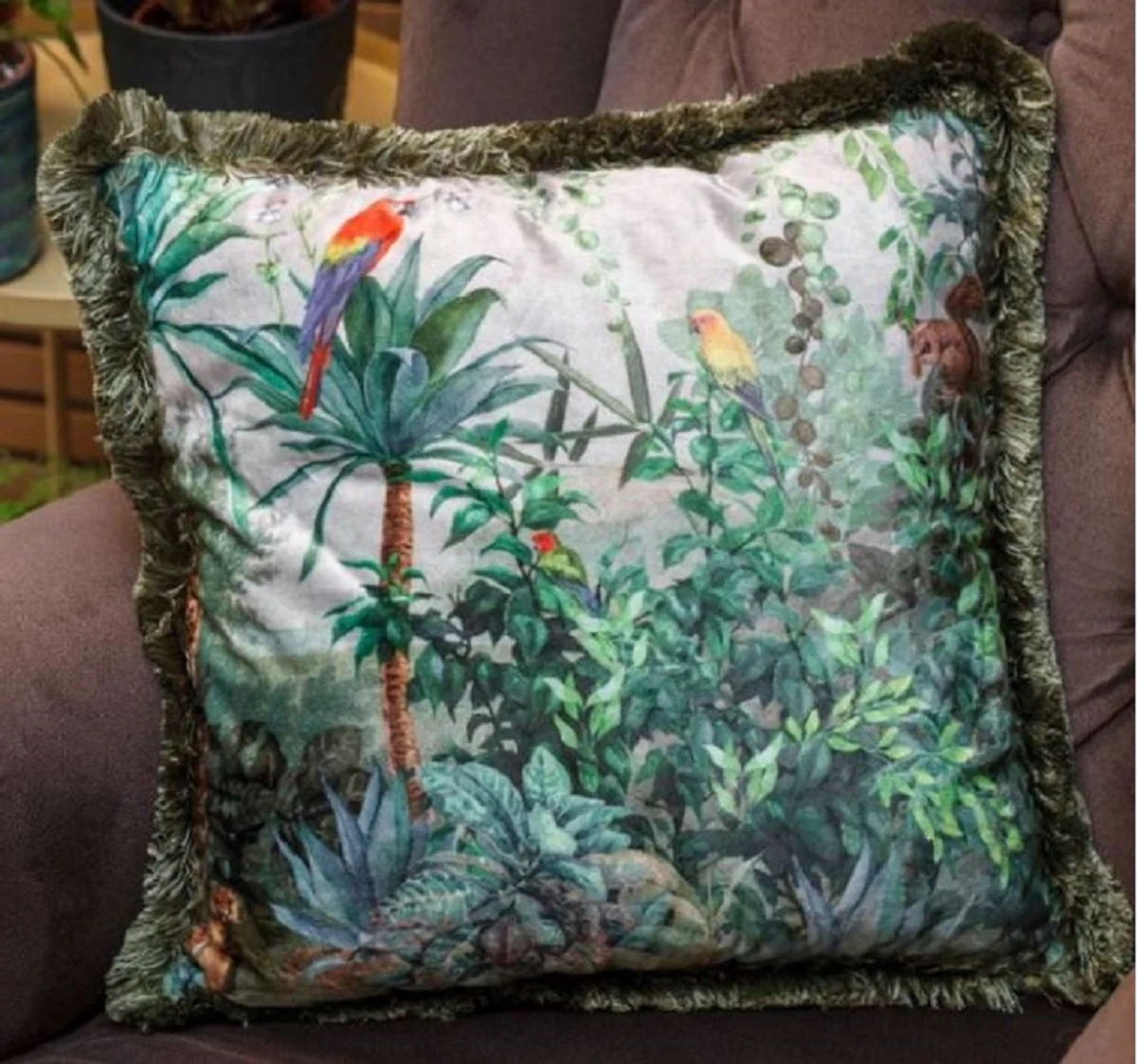 Casa Padrino almohada decorativa de lujo selva & loros multicolor / verde 45 x 45 cm - Almohada de terciopelo estampada con flecos - Accesorios de decoración para salón