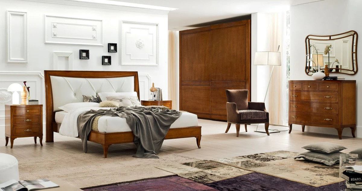 Casa Padrino cama doble Biedermeier de lujo marrón / blanco 188 x 219 x A. 128 cm - Cama de madera maciza con cabecera de cuero genuina - Muebles de Dormitorio - Calidad de Lujo