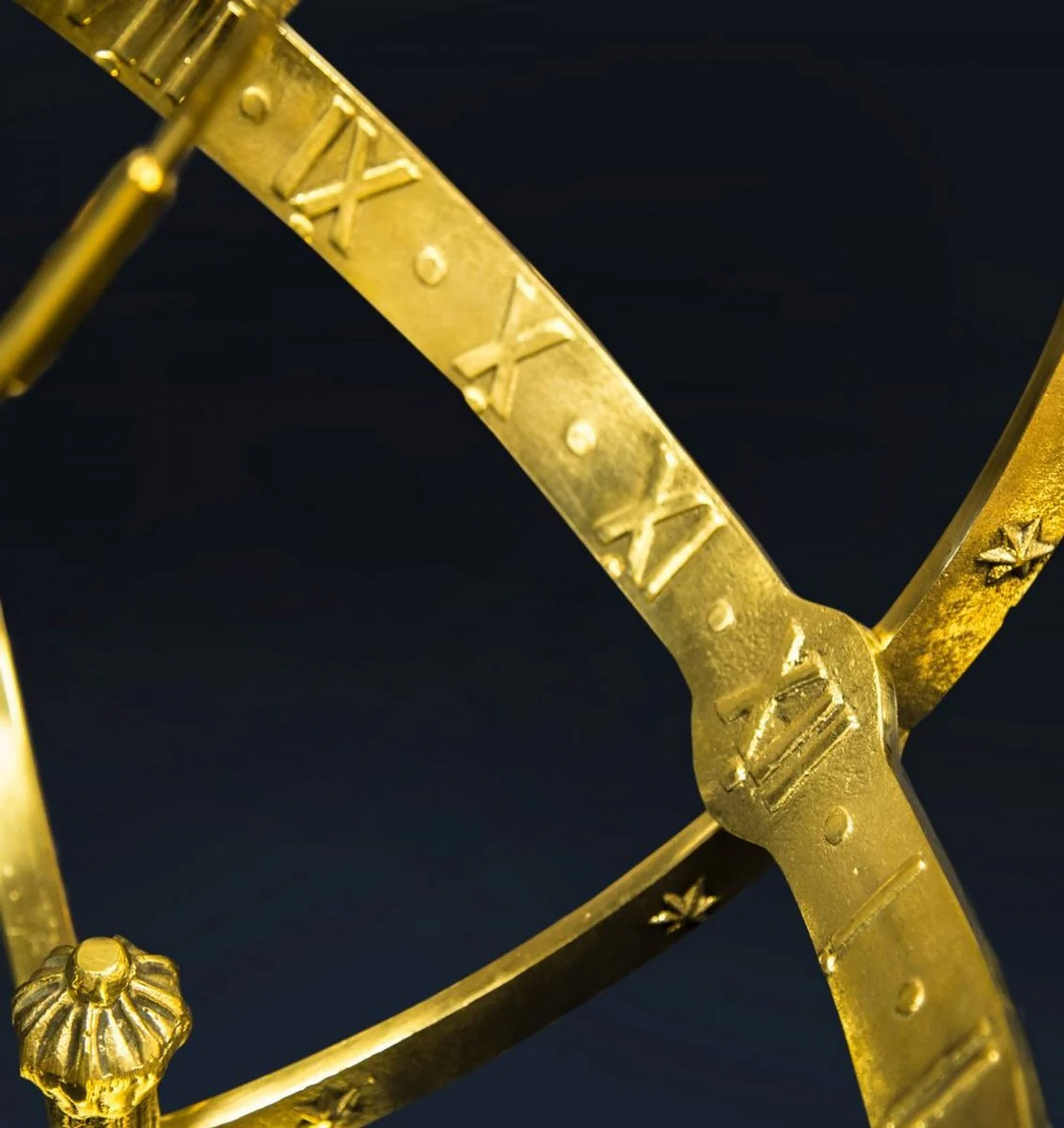 Casa Padrino Reloj de Sol Art Nouveau Oro Ø 53 x H. 70 cm - Decoración de Jardín de Lujo