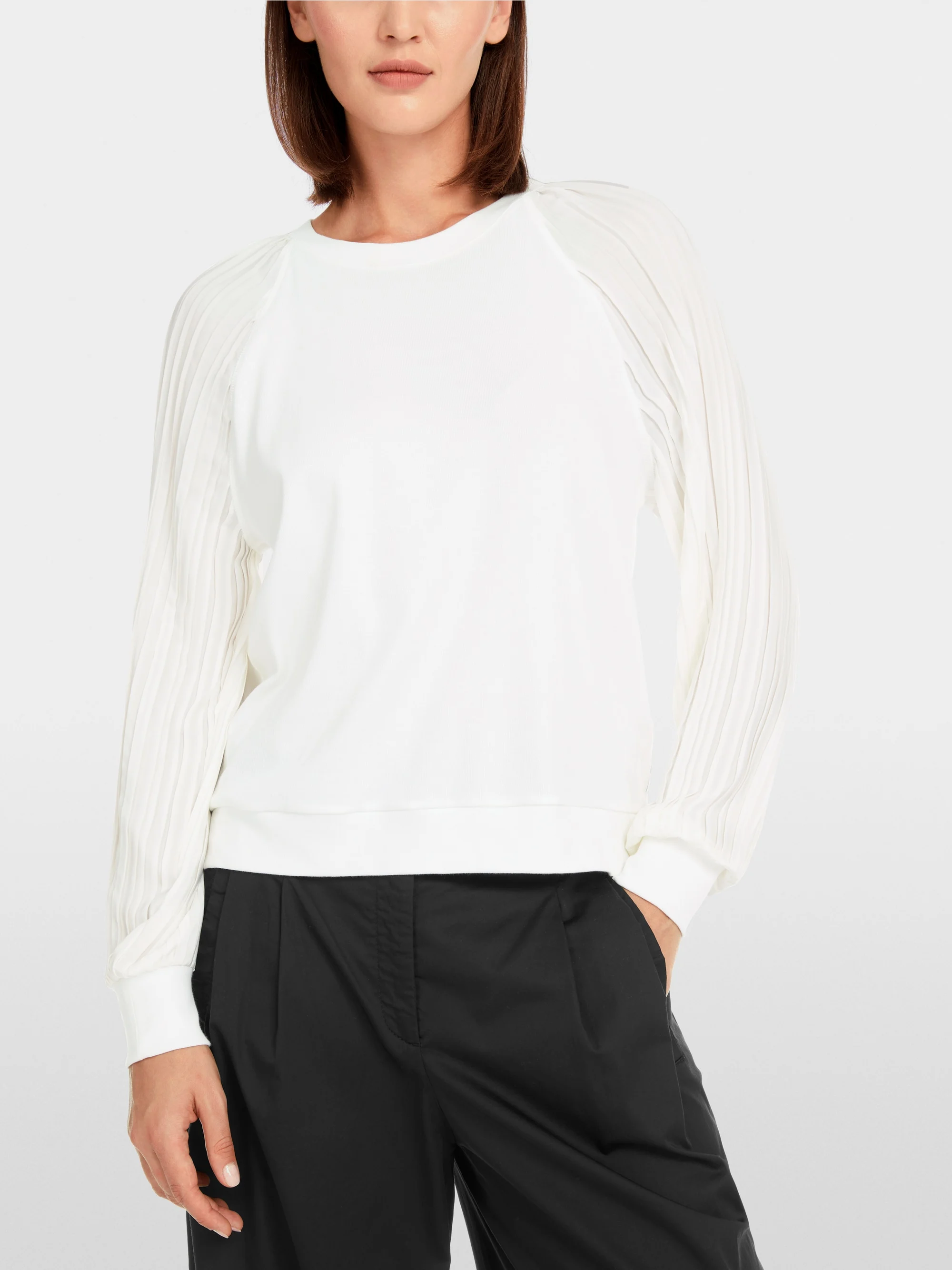 Marc-Cain Plain blouse with pleated sleeves