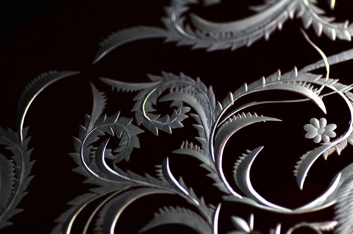 Casa Padrino plato de pastel de lujo rojo / plata ? 32 x A. 12 cm - Plato de pastel de vidrio grabado a mano y hecho a mano - Accesorios para Hoteles y Restaurantes - Calidad de Lujo