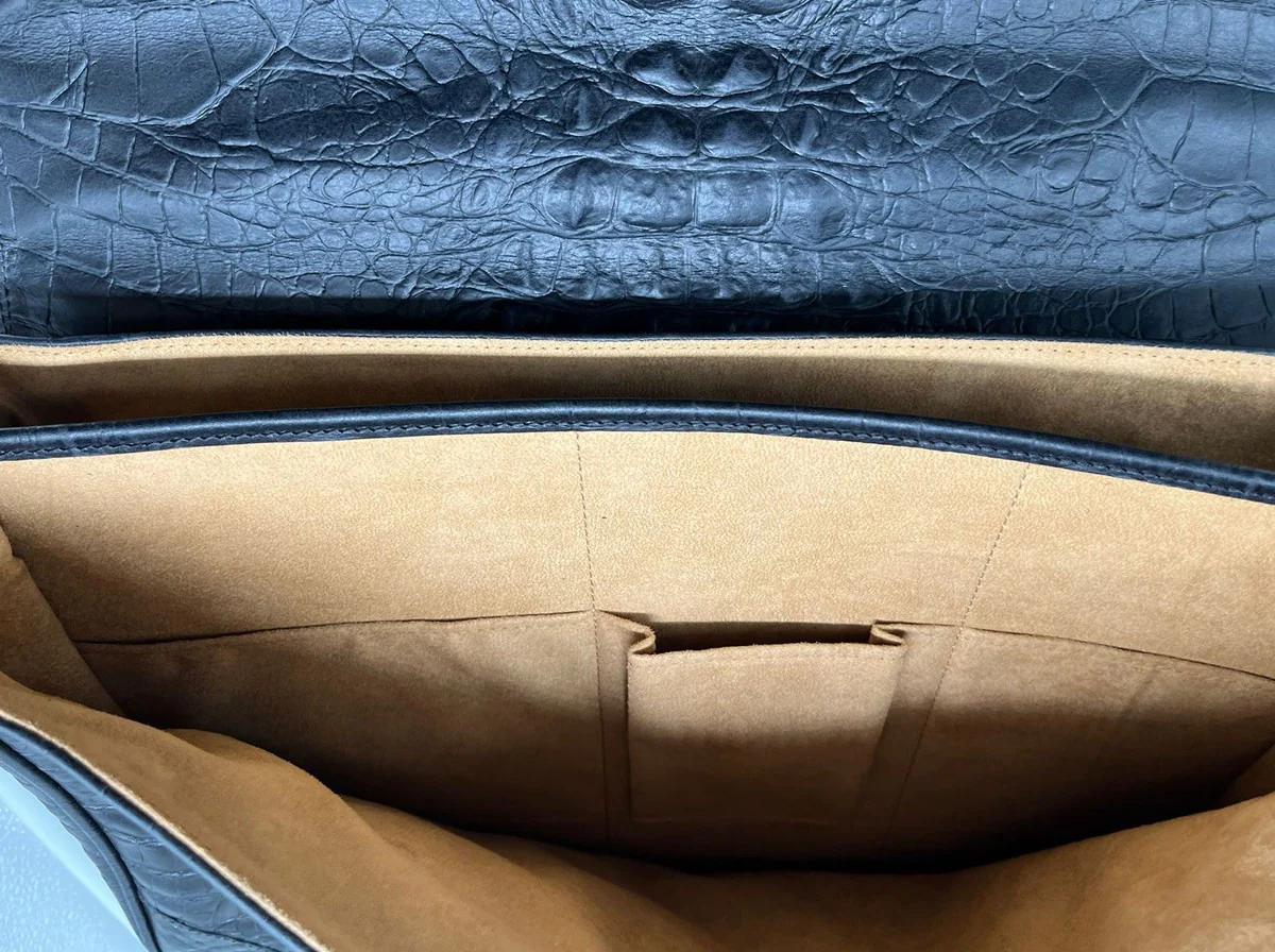 Casa Padrino malet¨ªn de lujo para hombre de cuero genuino con aspecto de cocodrilo negro / oro 42 cm - Hecho en Italia