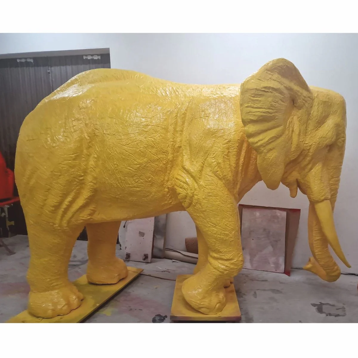 Casa Padrino escultura decorativa XXL elefante amarillo 410 cm - Figura gigante para decoraci¨®n de jard¨ªn