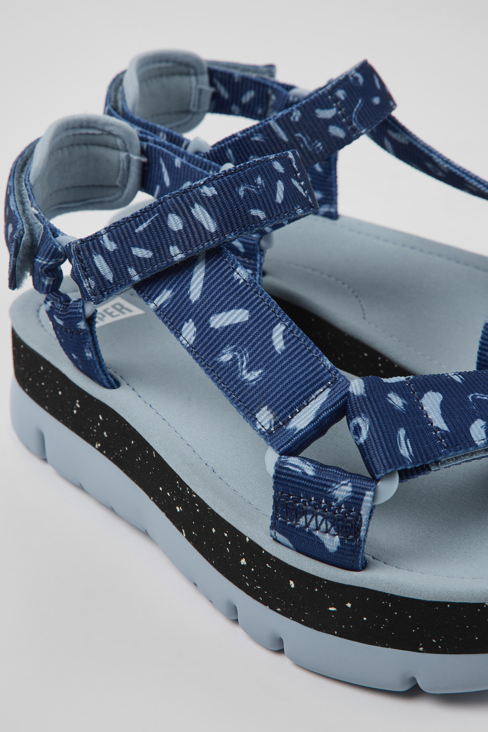 Oruga Up - Multicolored textile sandals for women