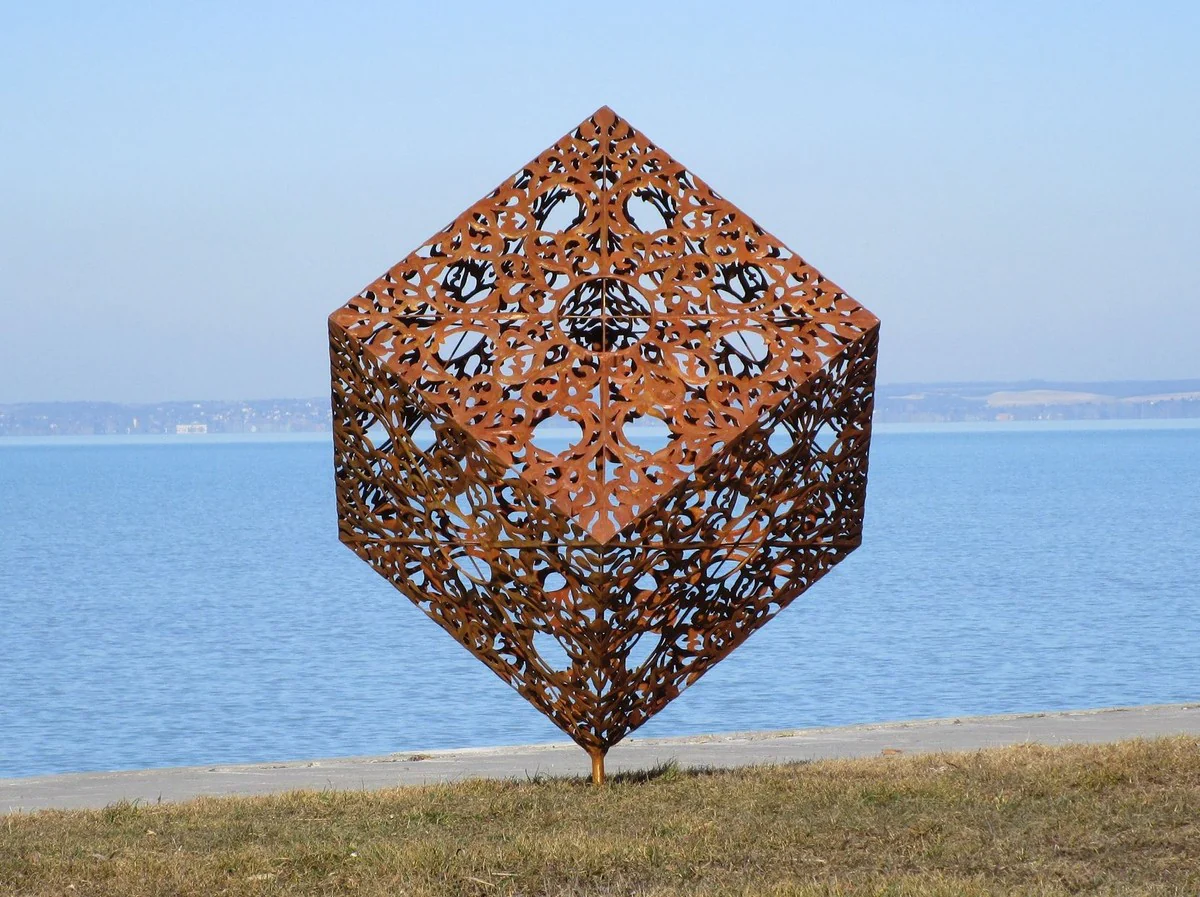 Casa Padrino escultura de jardín de acero de lujo cubo óxido 150 x 130 x A. 170 cm - Decoración de jardín hecha a mano resistente a la intemperie - Colección de Lujo