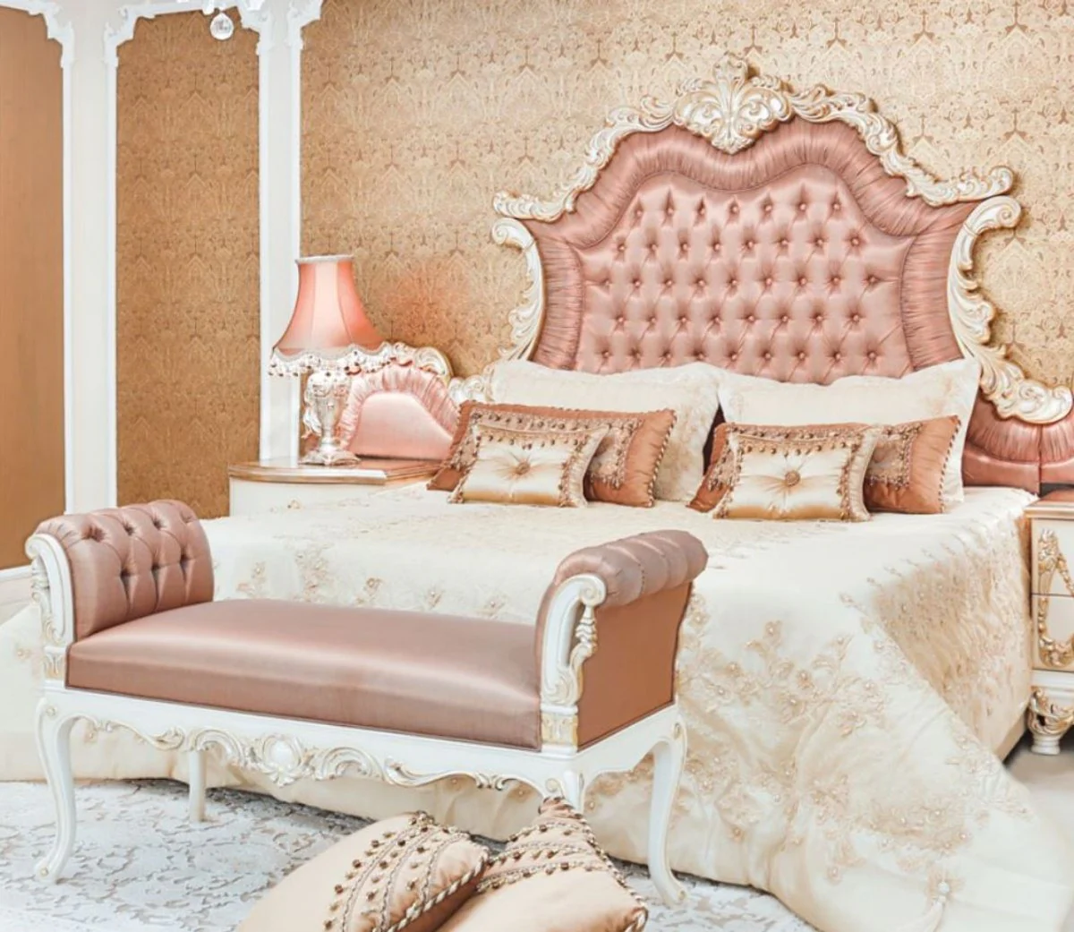 Casa Padrino cama doble barroco de lujo rosa / blanco / crema / cobre 200 x 200 x A. 200 cm - Cama noble de madera maciza con cabecera - Magnífica muebles de dormitorio de estilo barroco