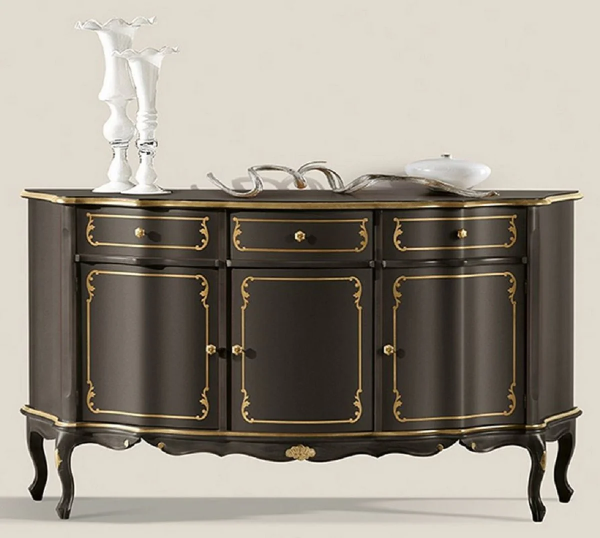 Casa Padrino aparador barroco de lujo negro / oro - Magnífico gabinete de madera maciza con 3 puertas y 3 cajones - Muebles Barrocos para Salón y Hotel - Calidad de Lujo - Hecho en Italia