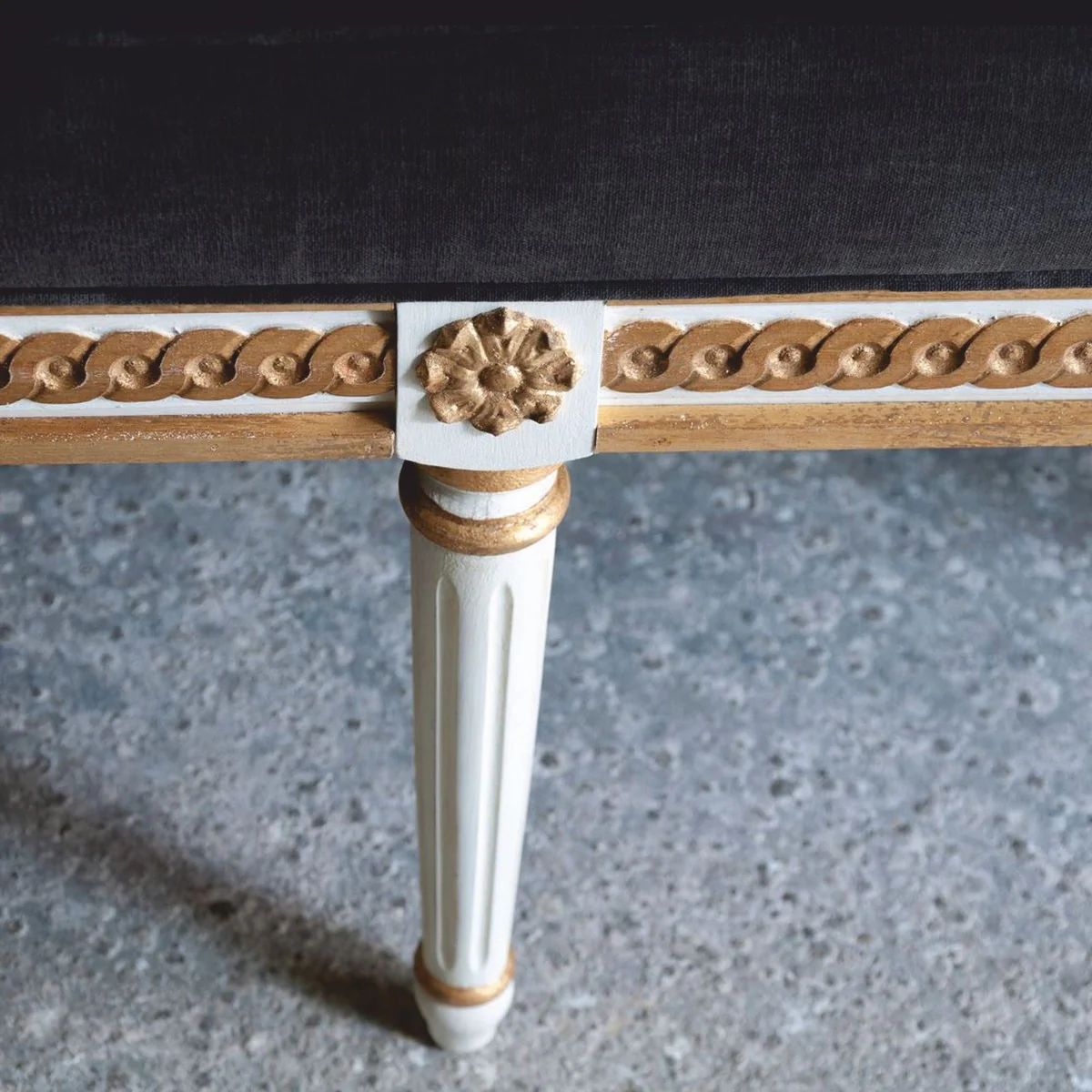 Casa Padrino Banco Barroco de Lujo Gris Oscuro / Blanco / Oro 153 cm - Hecho en Italia