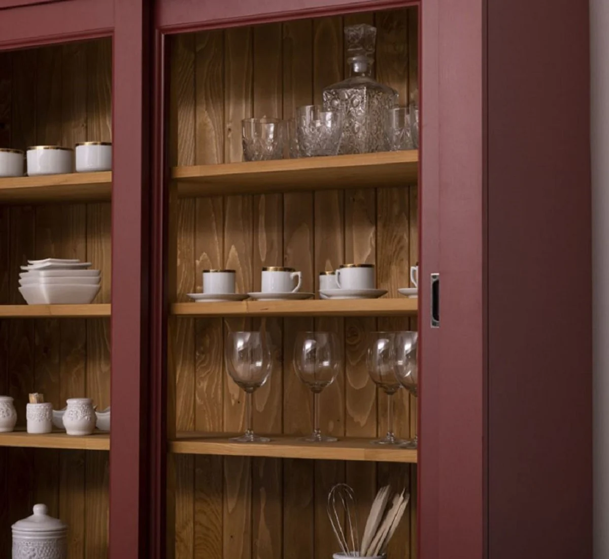 Casa Padrino armario de comedor de estilo campestre rojo burdeos / natural 142 x 48 x A. 225 cm - Armario de cocina de madera maciza - Muebles de comedor de estilo campestre