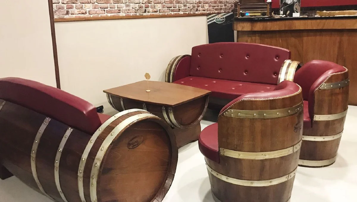 Casa Padrino Conjunto de Muebles Barril de Lujo Rojo Burdeos / Marrón / Plata - 2 Sofás & 2 Sillones & 1 Mesa de Centro - Muebles Barril de Vino de Jardín Terraza Gastronomía - Collection di Lujo