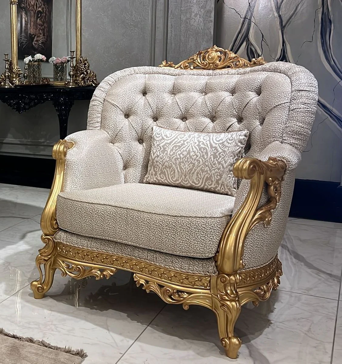 Casa Padrino sill¨®n de sal¨®n barroco de lujo oro patr¨®n / oro - Magn¨ªfico sill¨®n de estilo barroco - Muebles de sal¨®n de lujo en estilo barroco - Muebles barrocos - Noble y Magn¨ªfico