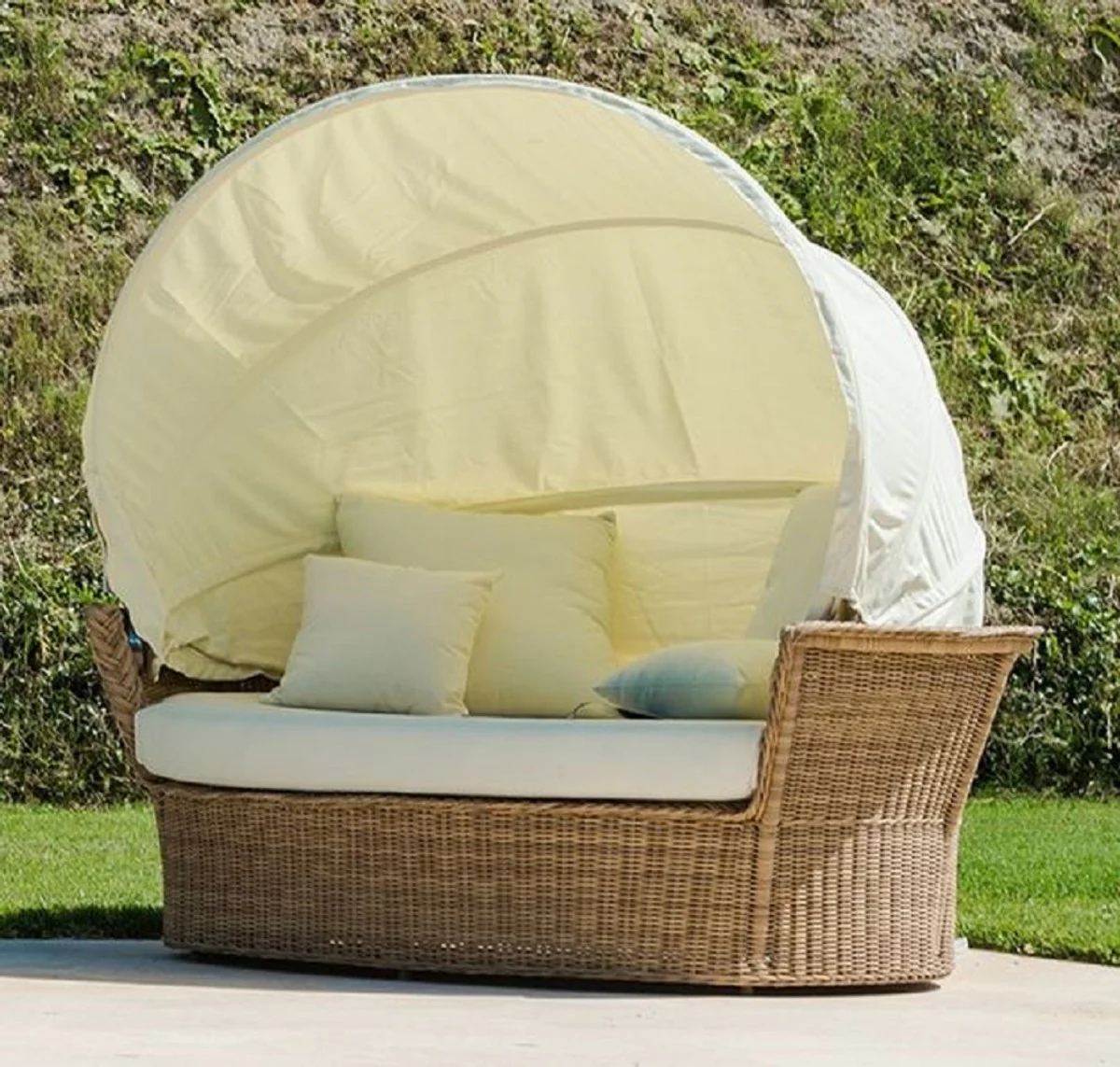 Casa Padrino isla tumbona de lujo natural / blanco 186 x 141 x A. 174 cm - Sofá lounge resistente a la intemperie tejido a mano con toldo - Mobiliario de hotel de terraza de jardín moderno