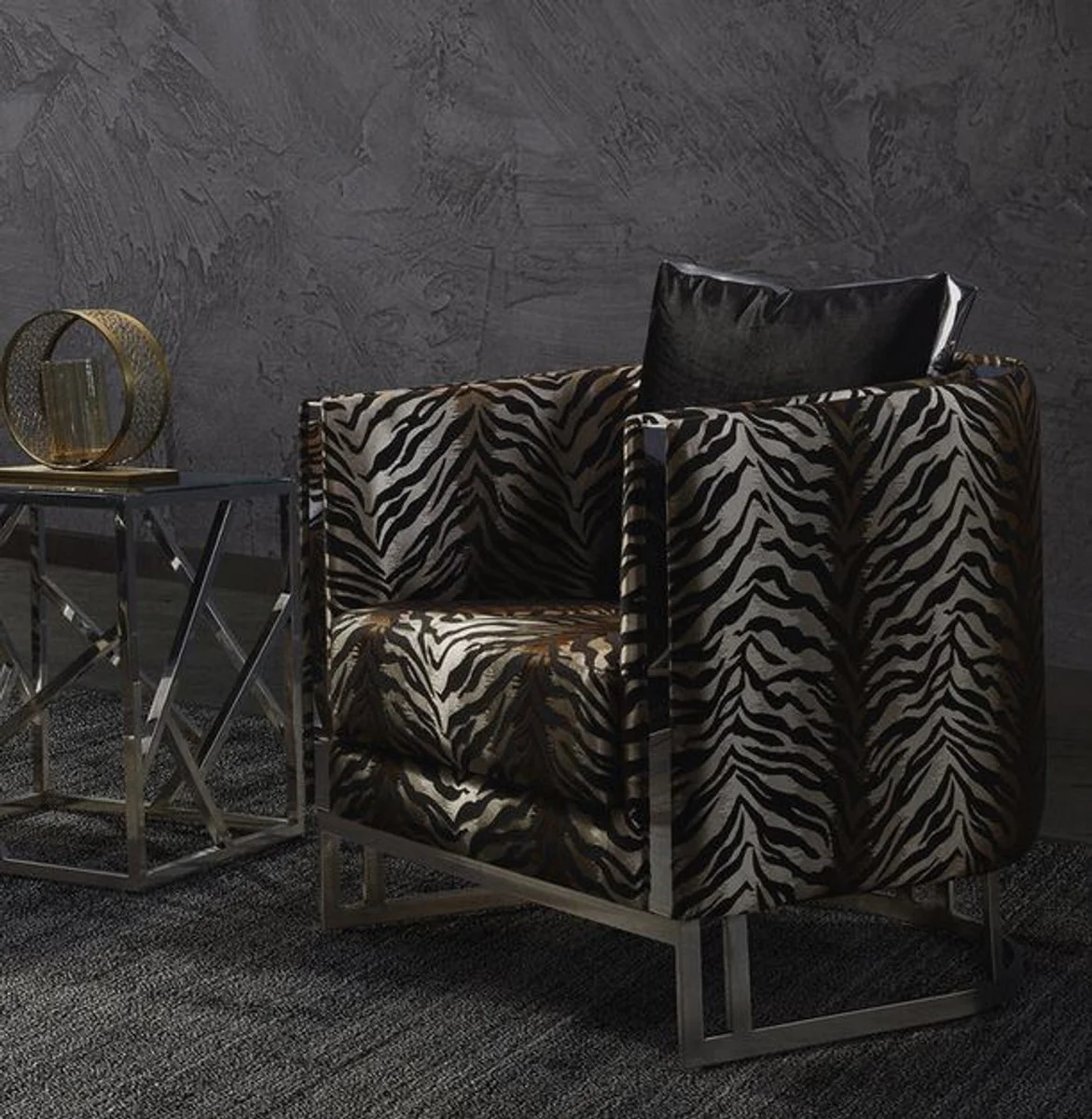 Casa Padrino sill¨®n de lujo patr¨®n de tigre / plata 77 x 83 x A. 77 cm - Sill¨®n de sal¨®n con coj¨ªn decorativo - Muebles de sal¨®n - Colecci¨®n de Lujo