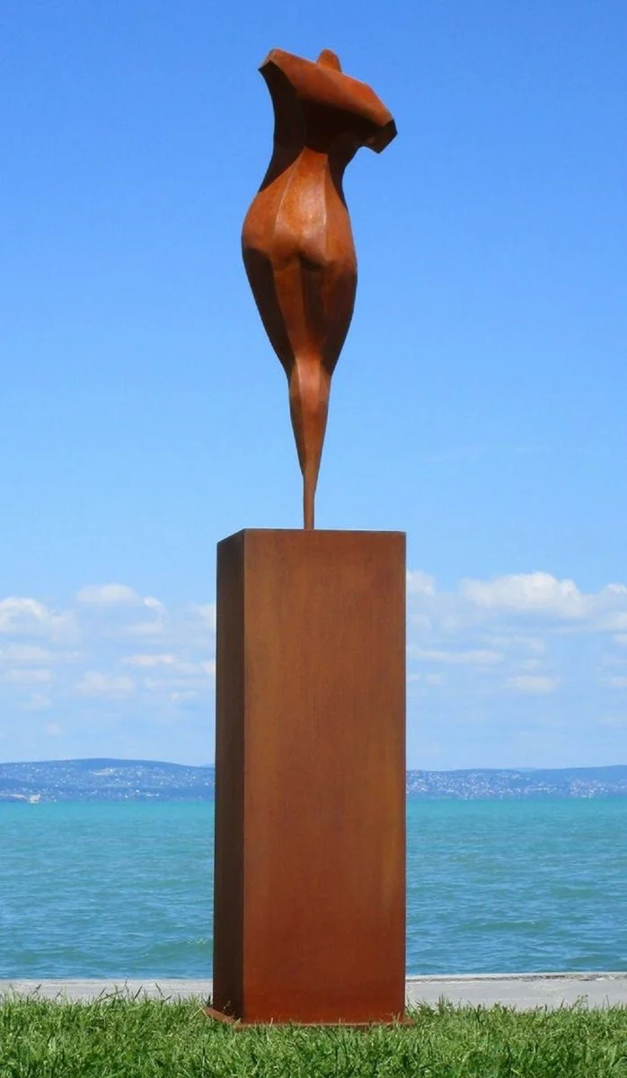 Casa Padrino escultura de metal de decoraci¨®n de jard¨ªn XXL mujer sobre columna ¨®xido A. 205 cm