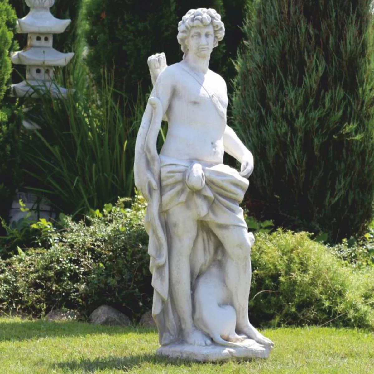 Casa Padrino escultura de decoraci¨®n de jard¨ªn Art Nouveau hombre con arco y perro gris A. 142 cm