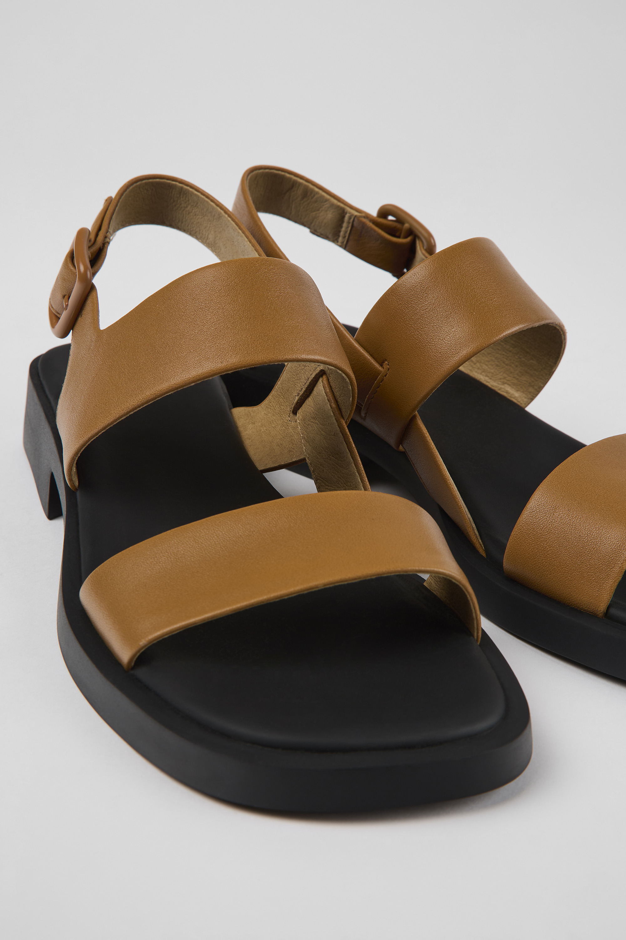 Dana - Brown leather sandals for women