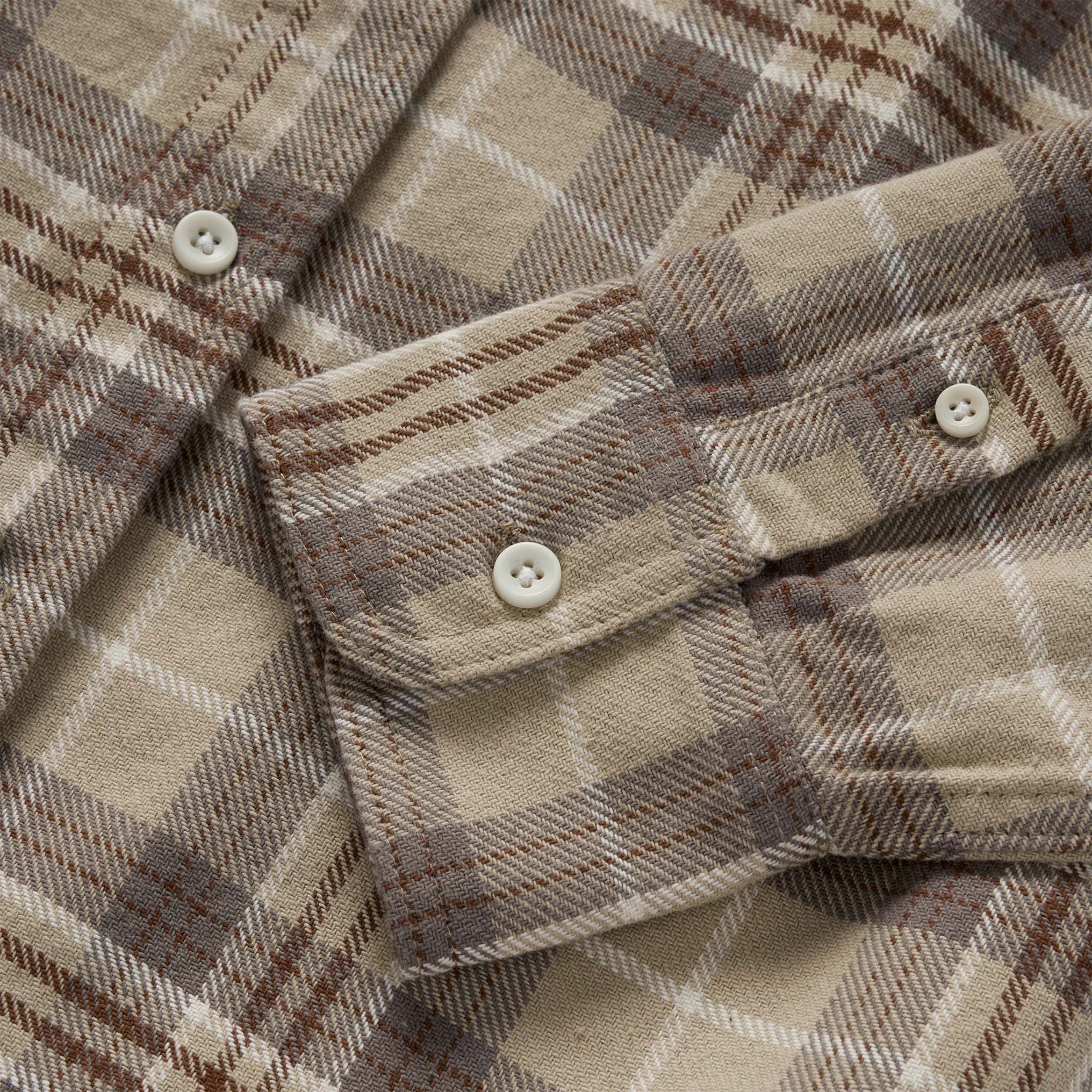 The Ledge Shirt in Fossil Plaid