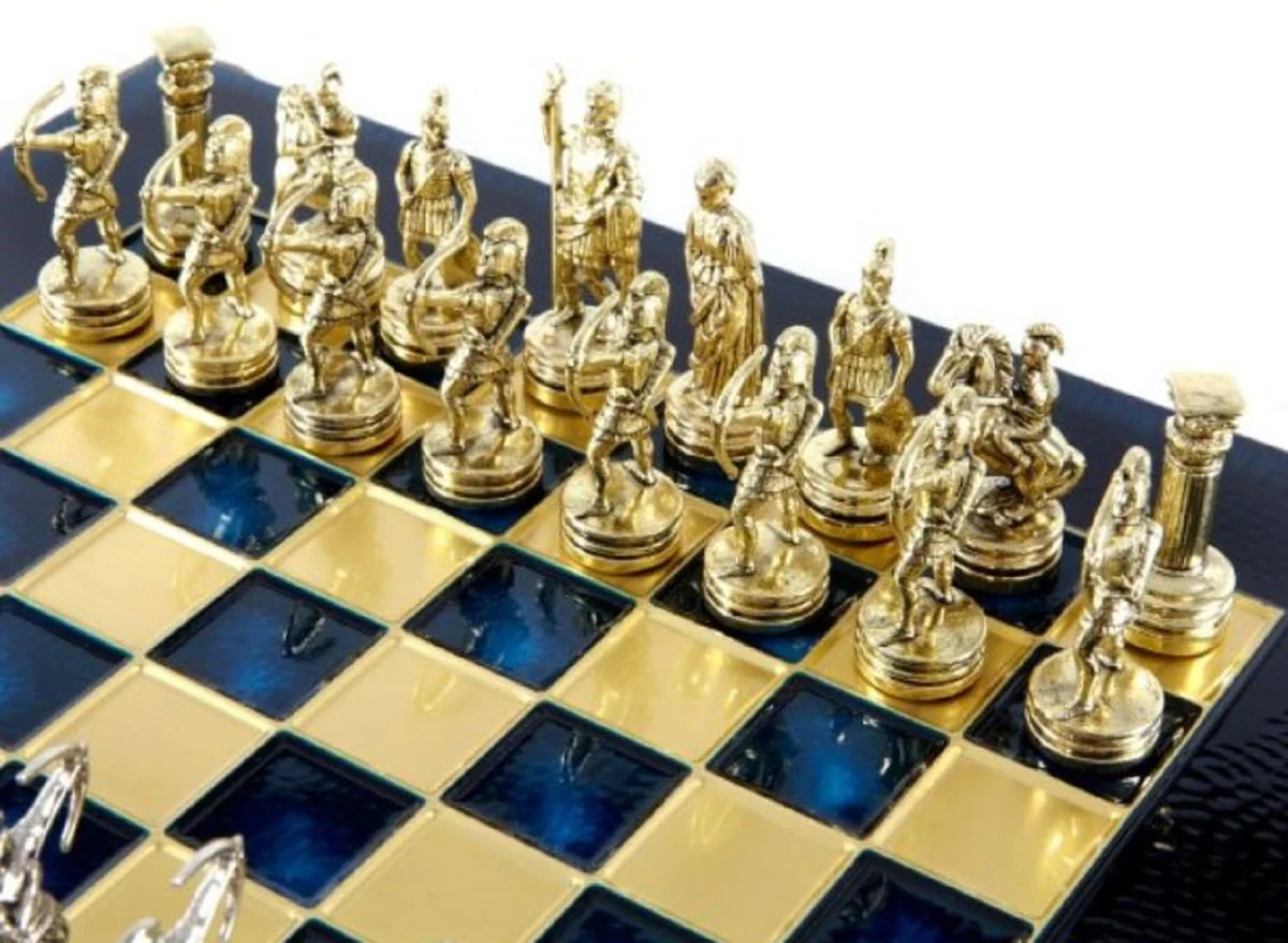 Casa Padrino conjunto de ajedrez de lujo negro / azul / oro / plata / latón 28 x 28 cm - Ajedrez Romano - Tablero de ajedrez de latón pintado a mano con piezas de metal - Accesorios de lujo