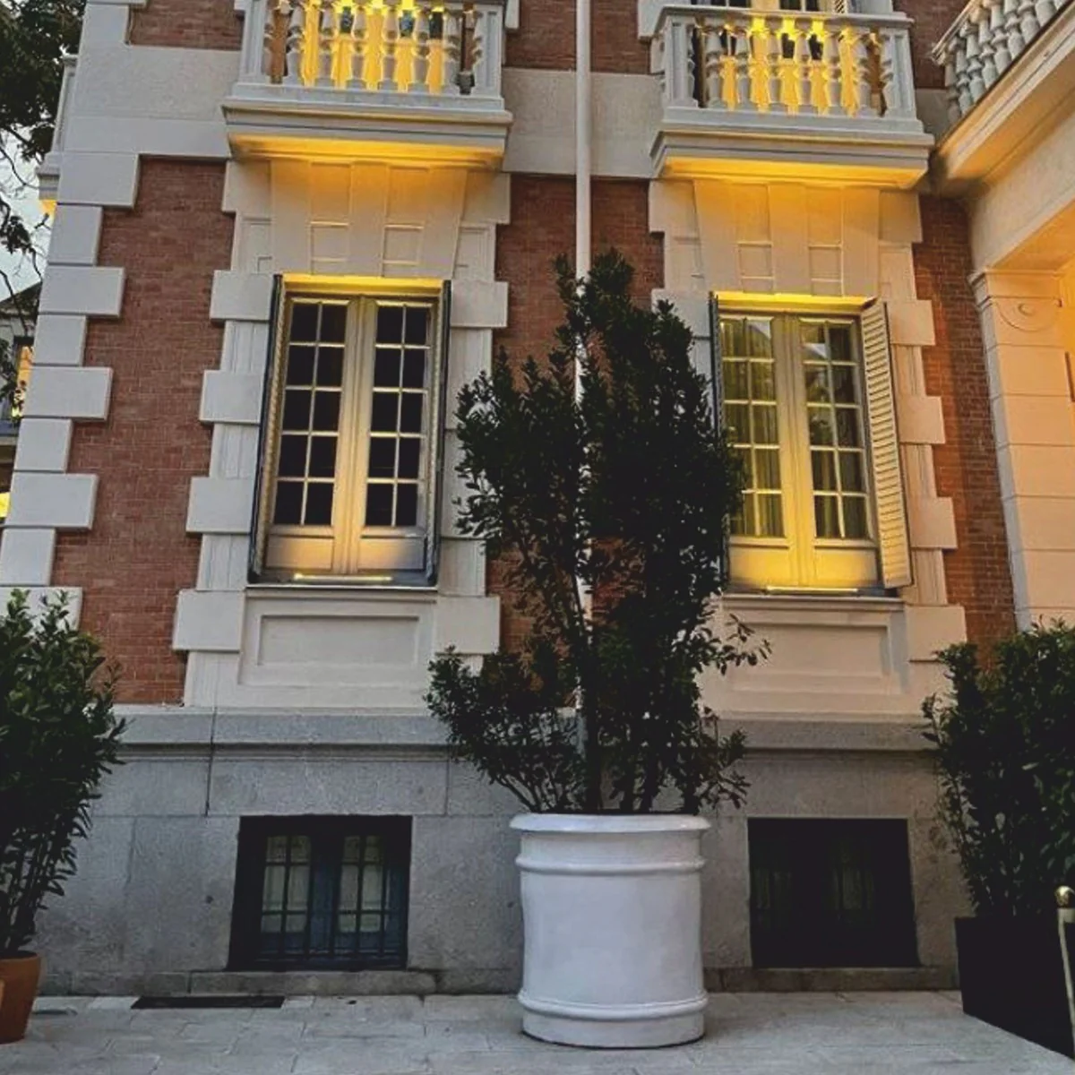 Casa Padrino maceta de cer¨¢mica de lujo blanco ? 107 x A. 100 cm - Decoraci¨®n de jard¨ªn