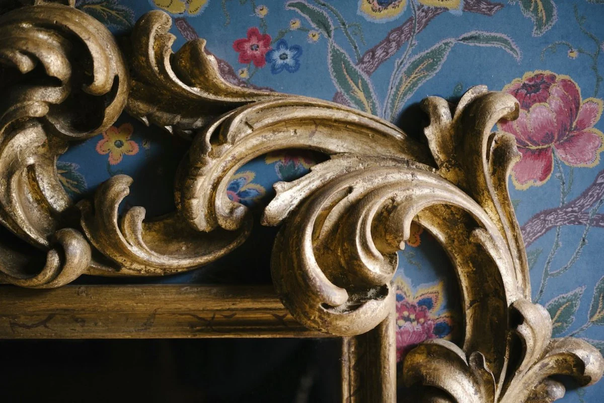 Casa Padrino Espejo Barroco con Flores de Dise?o Multicolor / Oro 104,5 x H. 128 cm - Magn¨ªfico Espejo de Pared Hecho a Mano con un Marco Decorativo y Hermosas Decoraciones