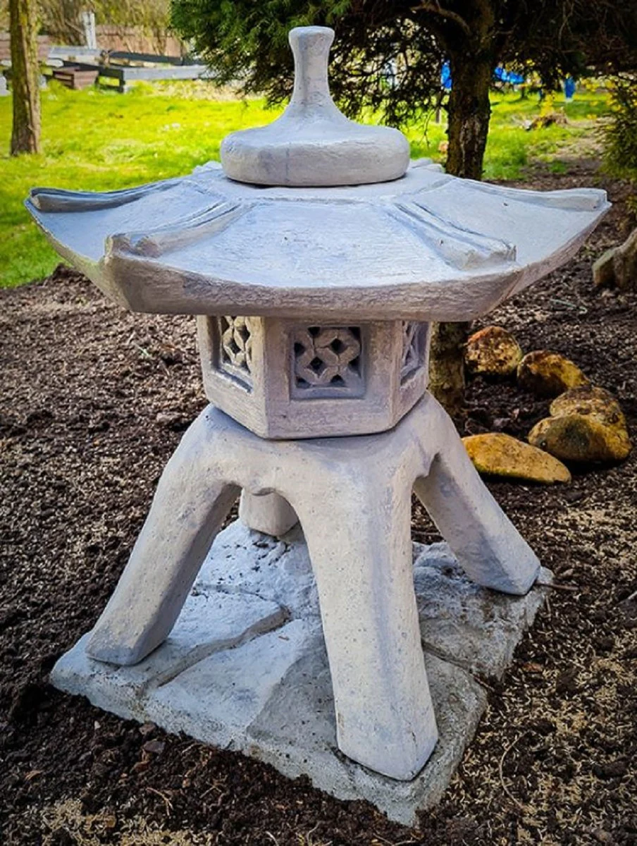 Casa Padrino Lámpara de Jardín de Estilo Japonés Pagoda Gris 50 x 50 x A. 64 cm - Lámpara de Jardín y Terraza - Farol de Jardín Resistente a la Intemperie - Iluminación de Jardín