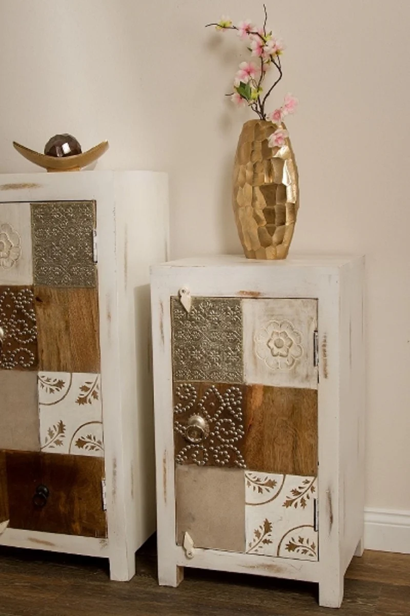 Casa Padrino cómoda de estilo campestre shabby chic blanco antiguo / multicolor 40 x 32 x H. 70 cm - Pequeño Gabinete de Estilo Campestre con Puerta