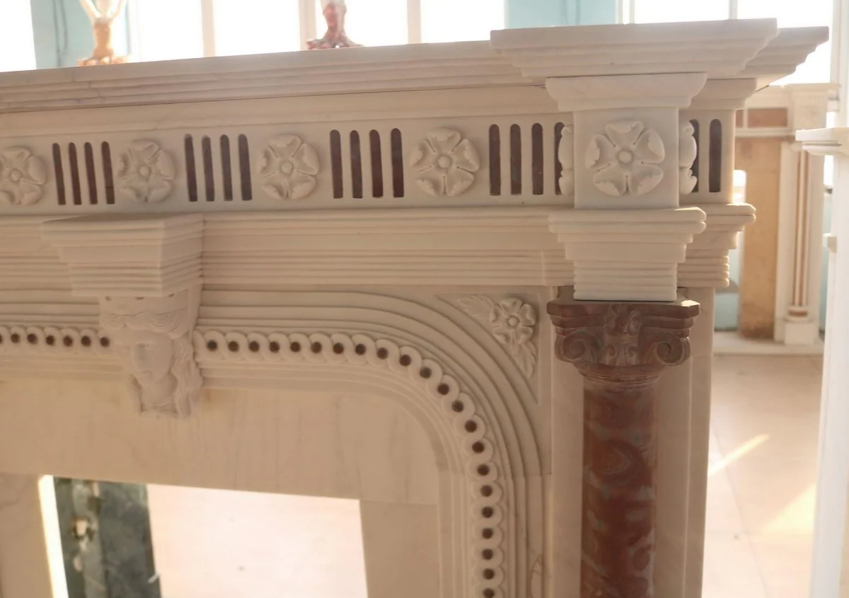 Casa Padrino marco de chimenea de m¨¢rmol barroco de lujo blanco / rojo 151 x A. 120 cm