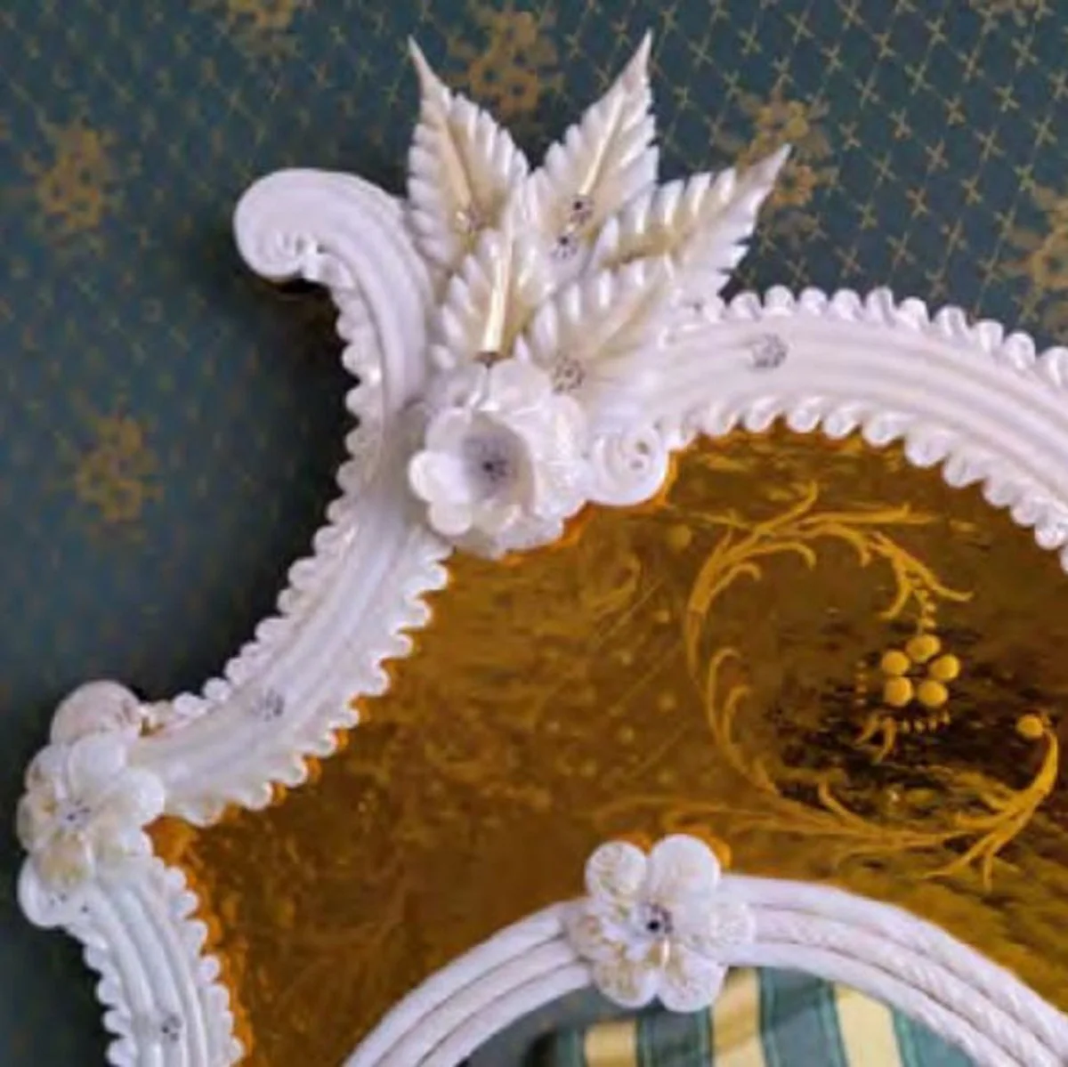 Casa Padrino espejo barroco de lujo blanco / oro - Magn¨ªfico espejo de pared de estilo veneciano - Muebles de castillo - Muebles barrocos - Muebles de lujo estilo barroco - Hecho en Italia