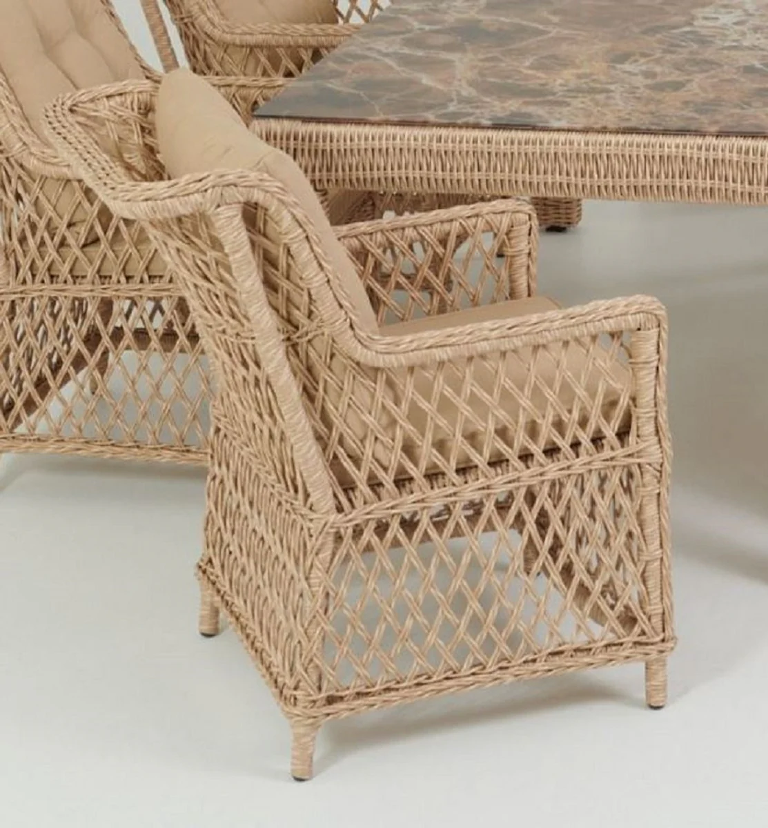 Casa Padrino conjunto de 6 sillas de jardín de lujo natural / beige 57 x 61 x A. 80 cm - Sillas de ratán con reposabrazos y cojines - Muebles de jardín y terraza modernos de ratán