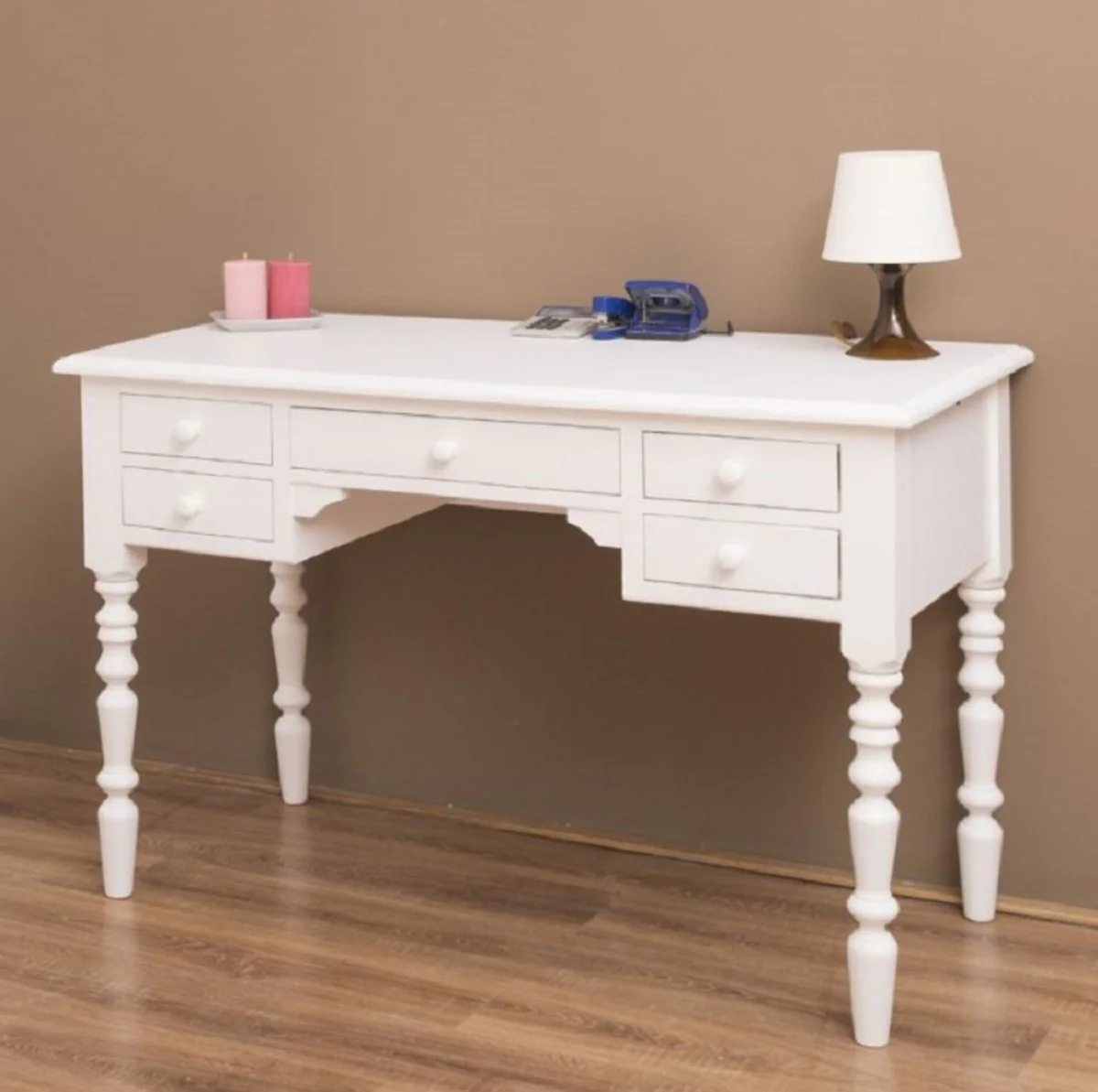 Casa Padrino escritorio de estilo campestre con 5 cajones blanco 130 x 65 x A. 83 cm - Secretaria de madera maciza en estilo campestre - Muebles de oficina - Muebles de estilo campestre