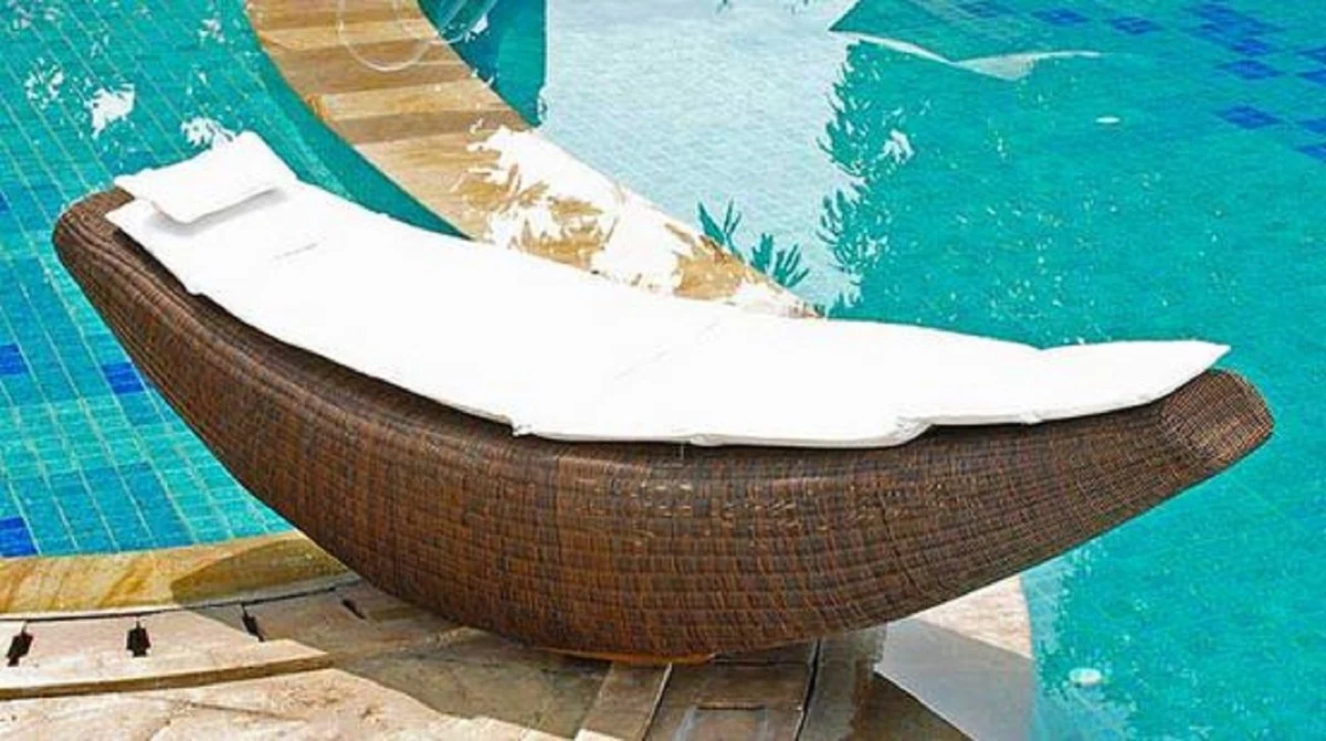 Casa Padrino tumbona mecedora de lujo marron oscuro / blanco 230 x 75 x A. 70 cm - Tumbona de jardín resistente a la intemperie tejida a mano - Tumbona de piscina moderna - Muebles de Jardín de Hotel