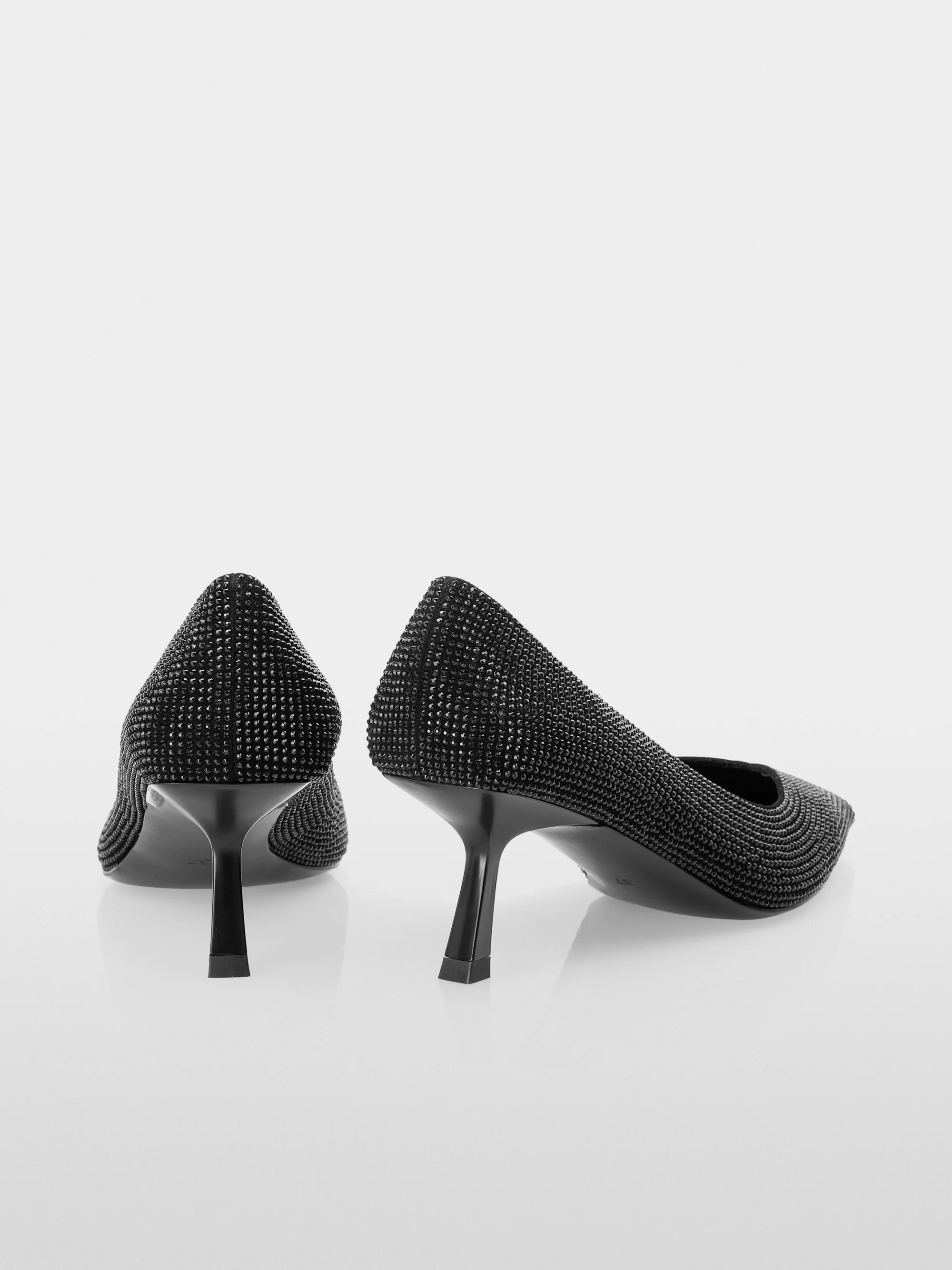 Marc-Cain Pointed pumps in V-shape