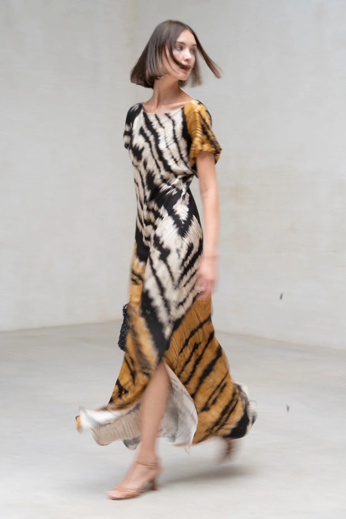 Rivera-spain Vestido Yungle estampado mostaza y negro